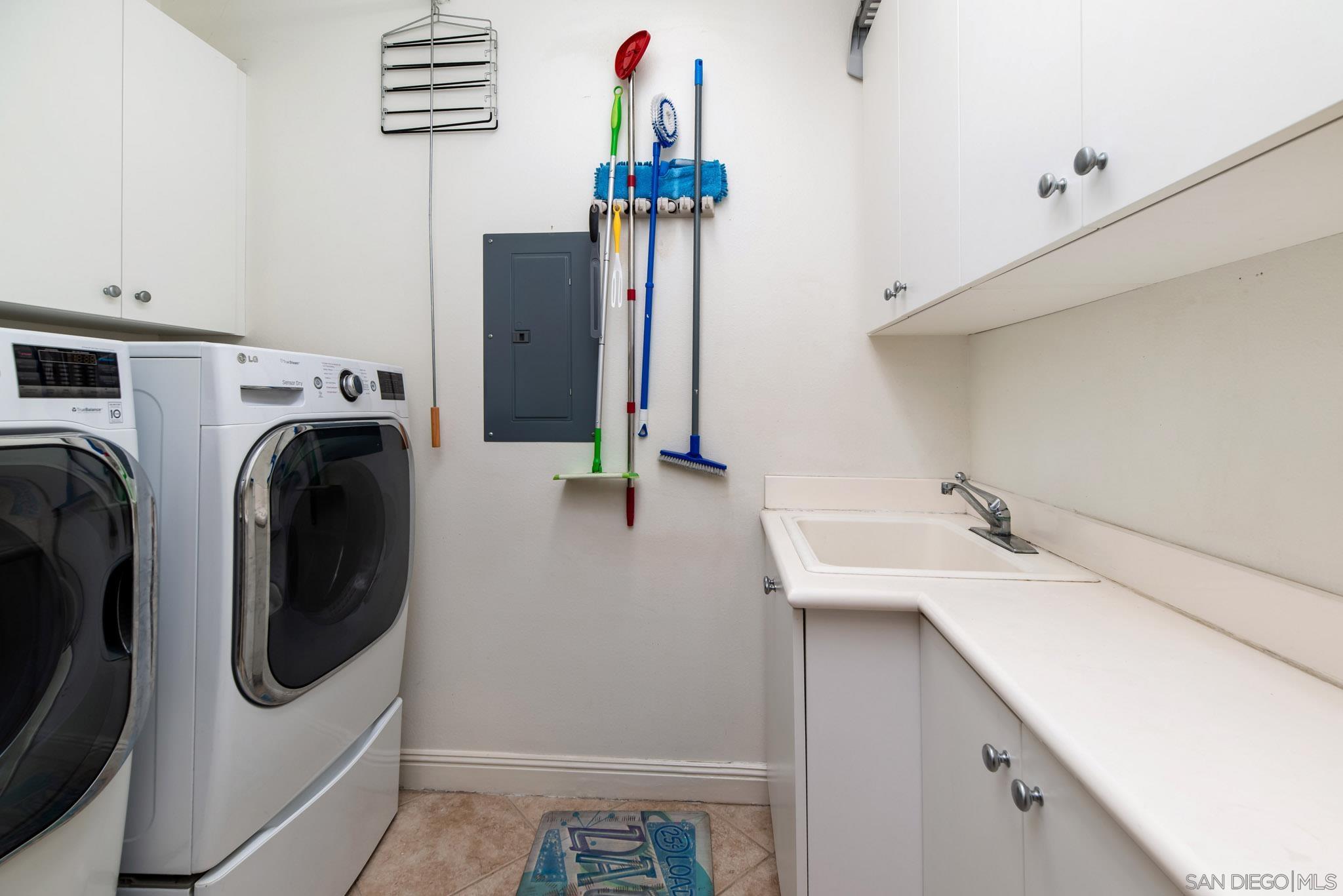 Detail Gallery Image 28 of 55 For 5255  Greenwillow Ln, San Diego,  CA 92130 - 7 Beds | 5/1 Baths