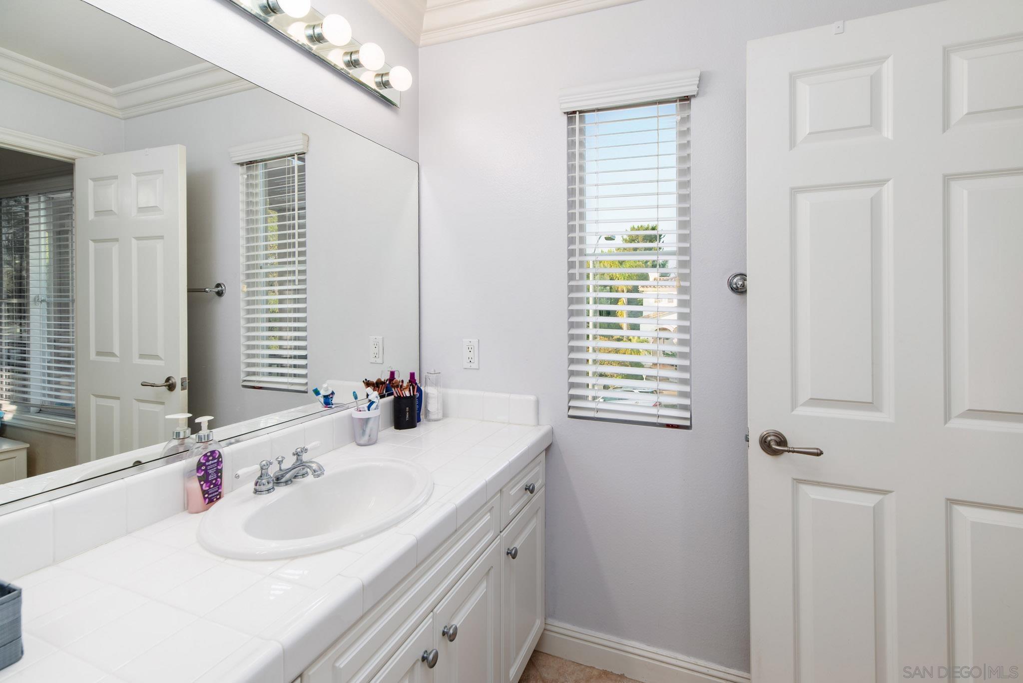 Detail Gallery Image 44 of 55 For 5255  Greenwillow Ln, San Diego,  CA 92130 - 7 Beds | 5/1 Baths