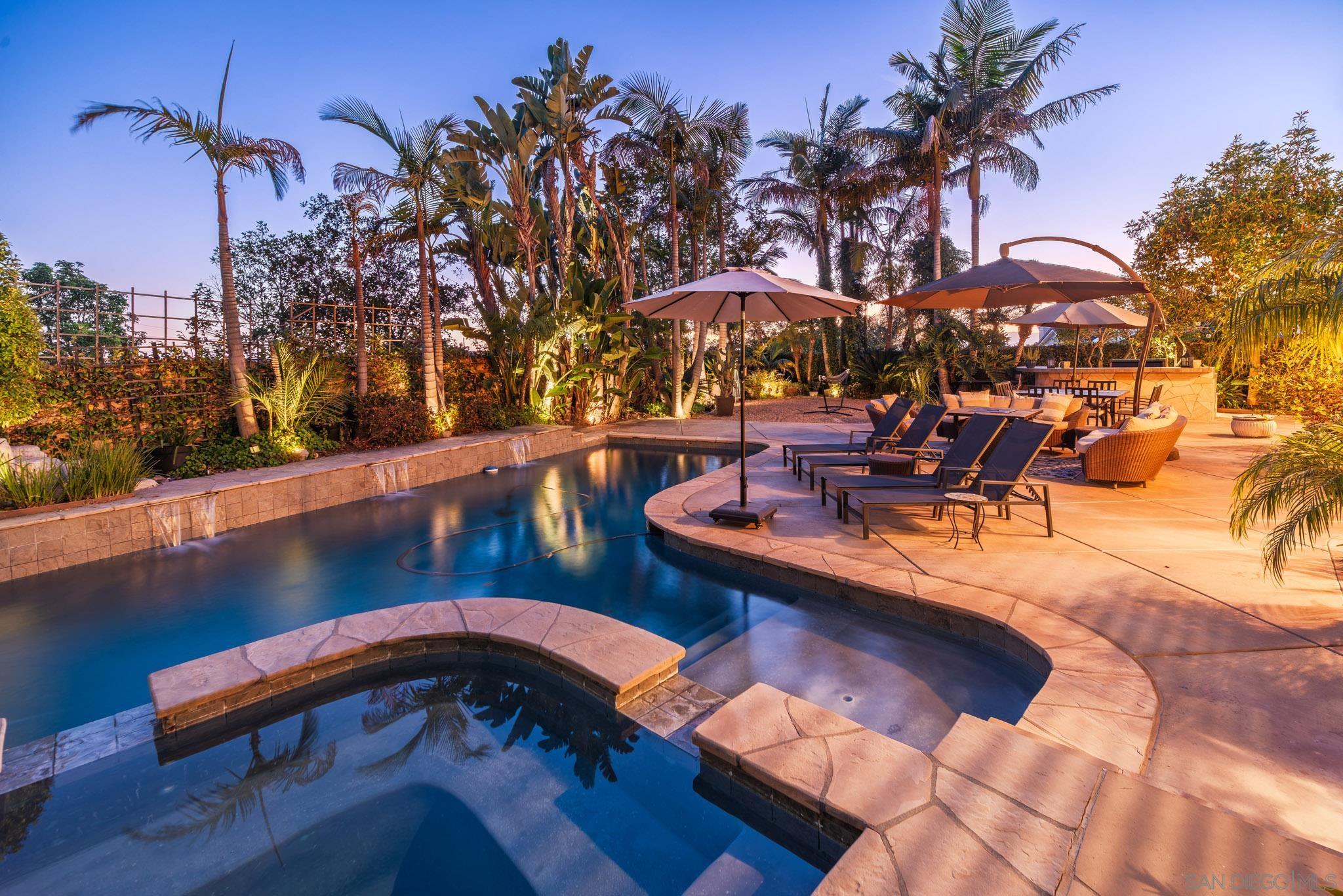 Detail Gallery Image 10 of 55 For 5255  Greenwillow Ln, San Diego,  CA 92130 - 7 Beds | 5/1 Baths