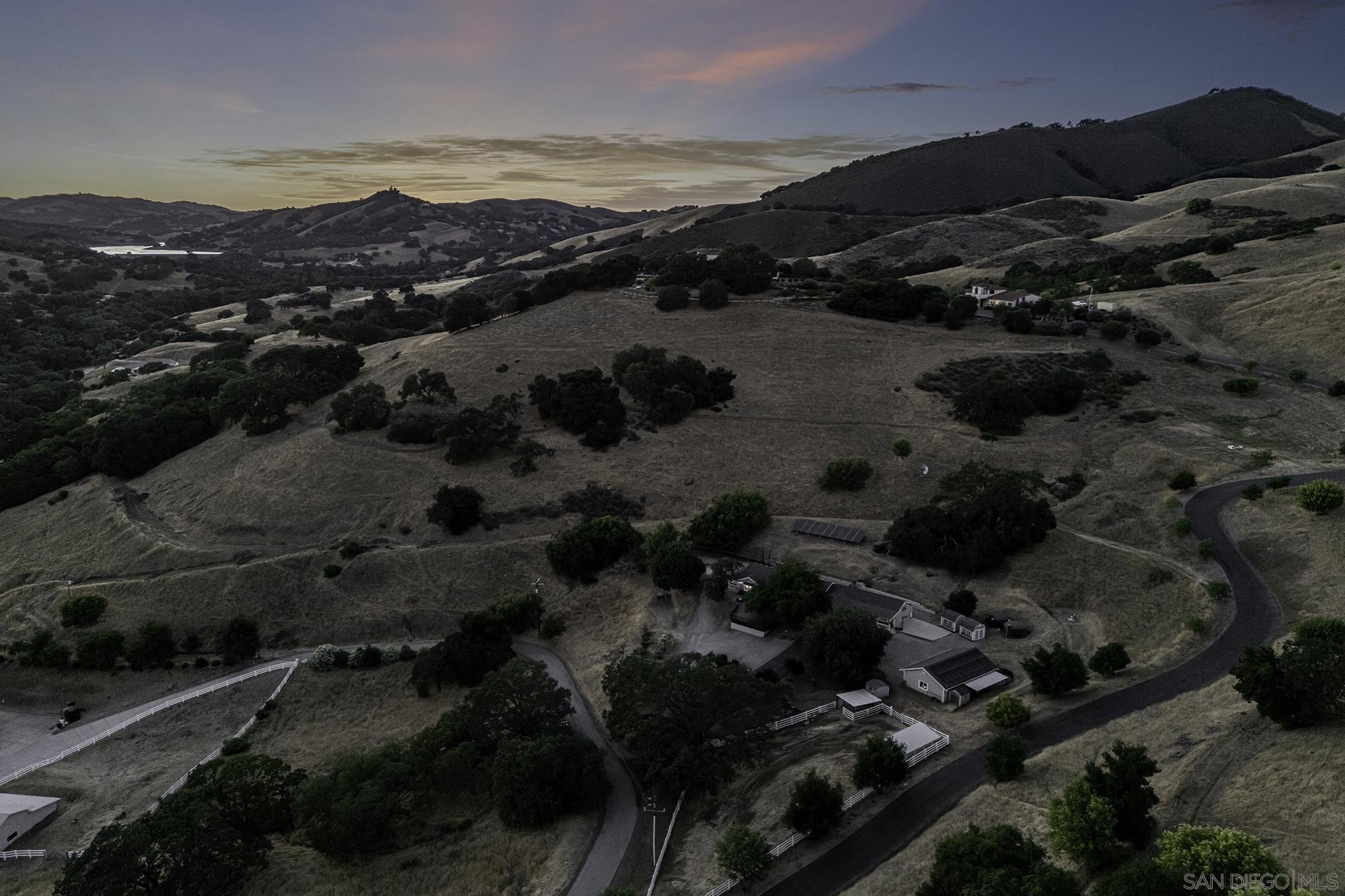 Detail Gallery Image 3 of 34 For 1755  W Edmundson Ave, Morgan Hill,  CA 95037 - 4 Beds | 2 Baths