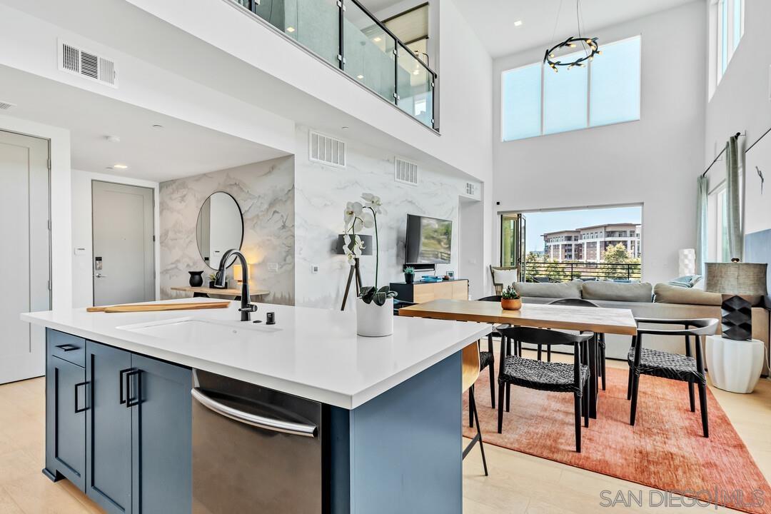 Front Image Thumbnail for SD250035659