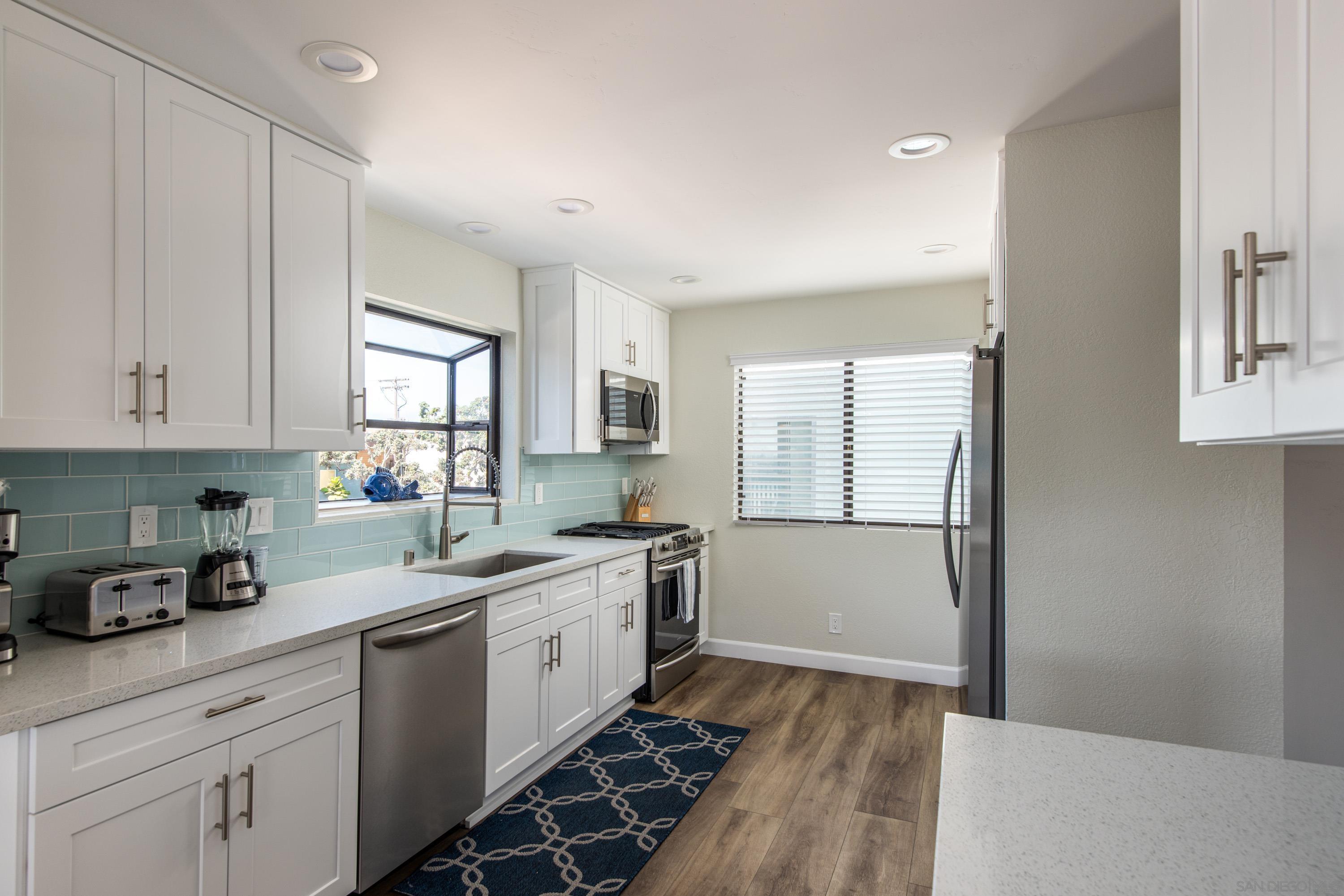 Detail Gallery Image 14 of 24 For 822  San Gabriel Pl  103, San Diego,  CA 92109 - 3 Beds | 3/1 Baths