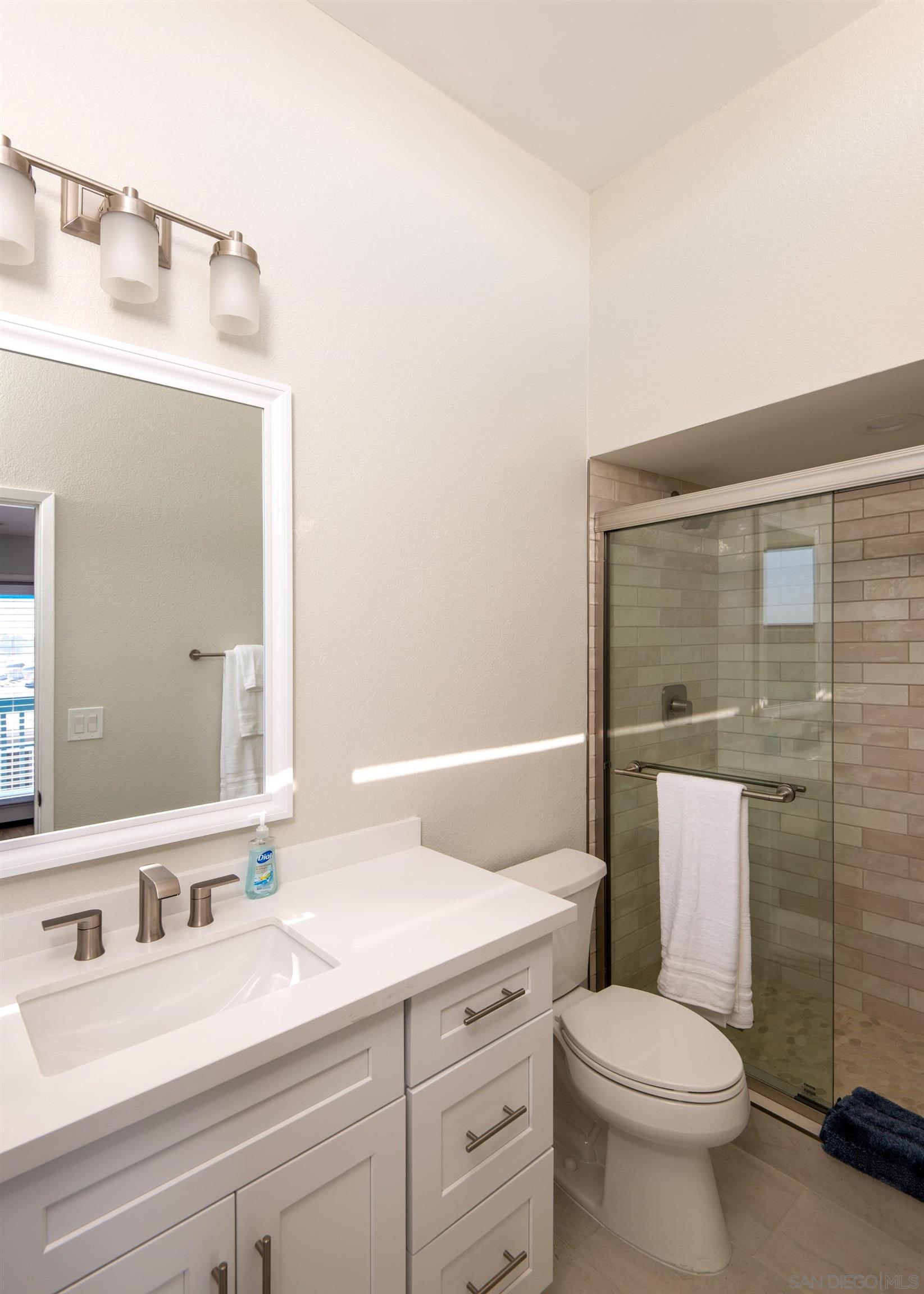 Detail Gallery Image 3 of 24 For 822  San Gabriel Pl  103, San Diego,  CA 92109 - 3 Beds | 3/1 Baths