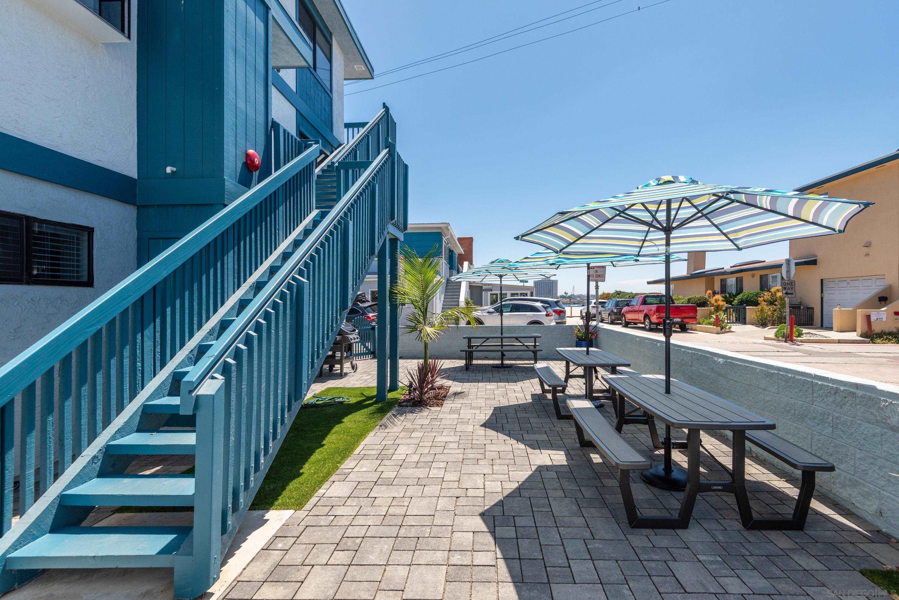 Detail Gallery Image 21 of 24 For 822  San Gabriel Pl  103, San Diego,  CA 92109 - 3 Beds | 3/1 Baths