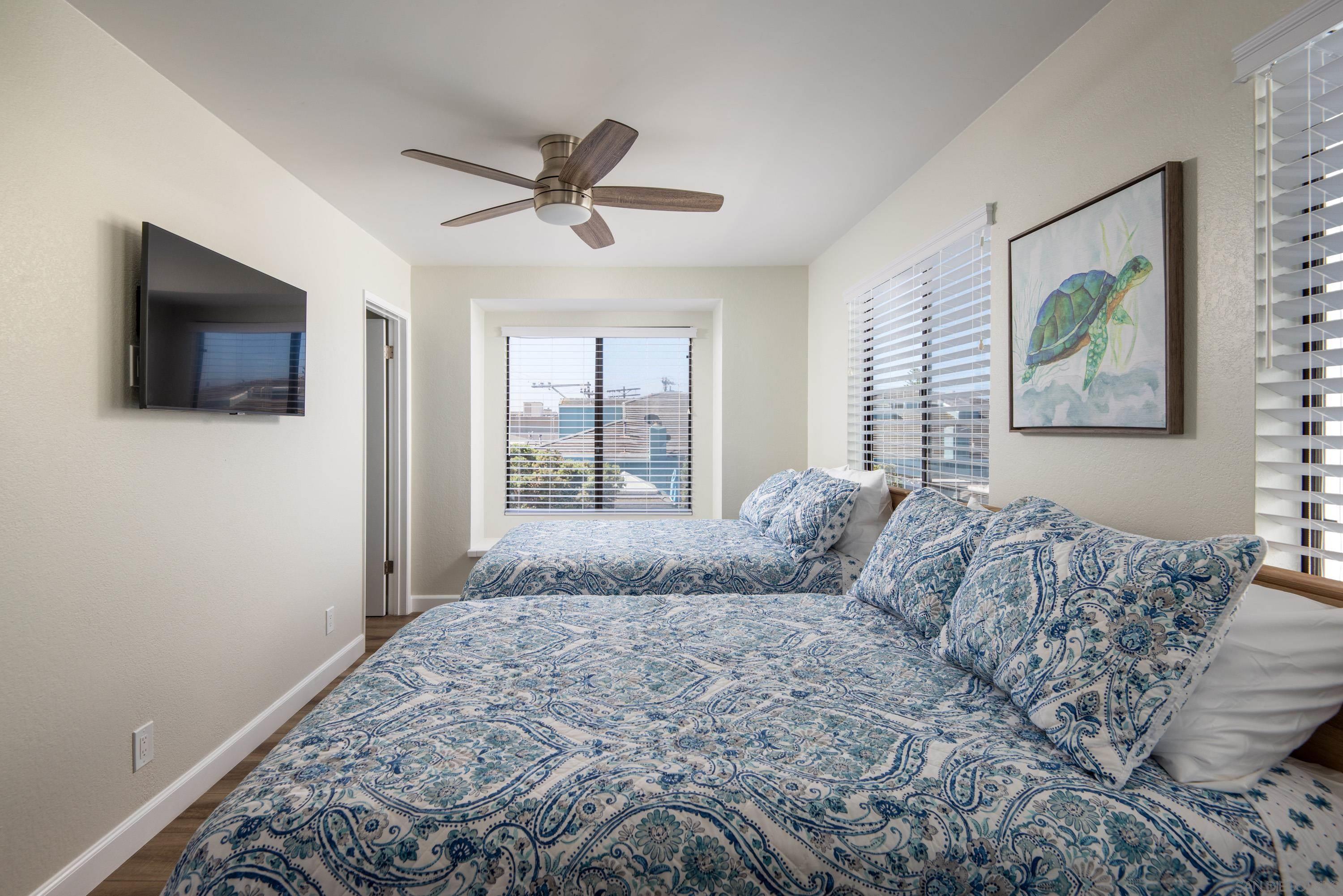 Detail Gallery Image 8 of 24 For 822  San Gabriel Pl  103, San Diego,  CA 92109 - 3 Beds | 3/1 Baths