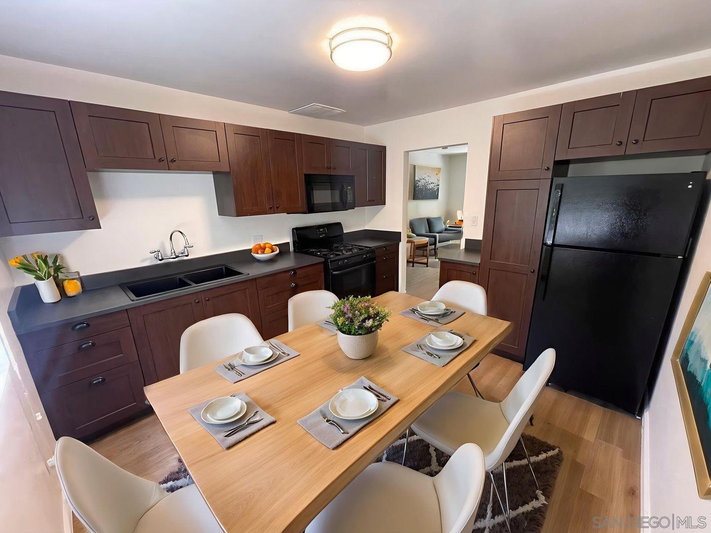 Detail Gallery Image 11 of 17 For 2254.5  Garnet Ave, San Diego,  CA 92109 - 2 Beds | 1 Baths