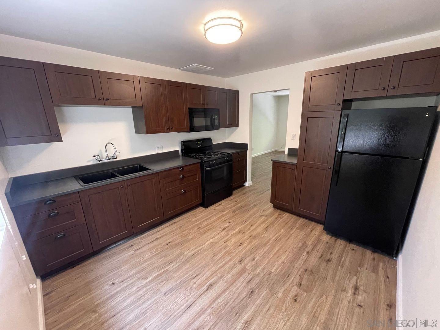 Detail Gallery Image 12 of 17 For 2254.5  Garnet Ave, San Diego,  CA 92109 - 2 Beds | 1 Baths