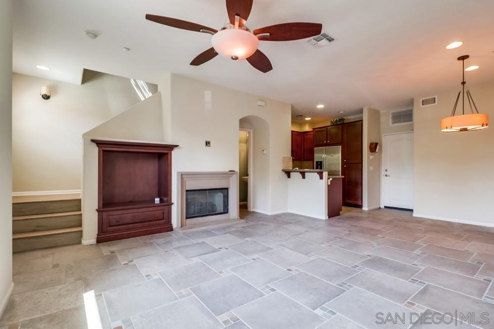 Detail Gallery Image 5 of 28 For 2174  Desert Hare  110, Chula Vista,  CA 91915 - 3 Beds | 2/1 Baths