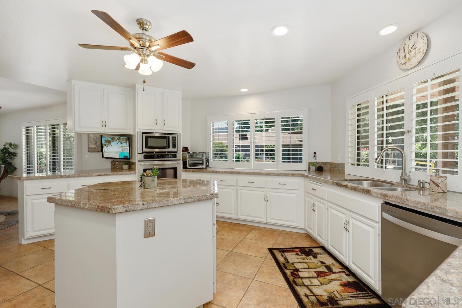 Detail Gallery Image 5 of 20 For 15406  Happy Hollow, Pauma Valley,  CA 92061 - 2 Beds | 2 Baths