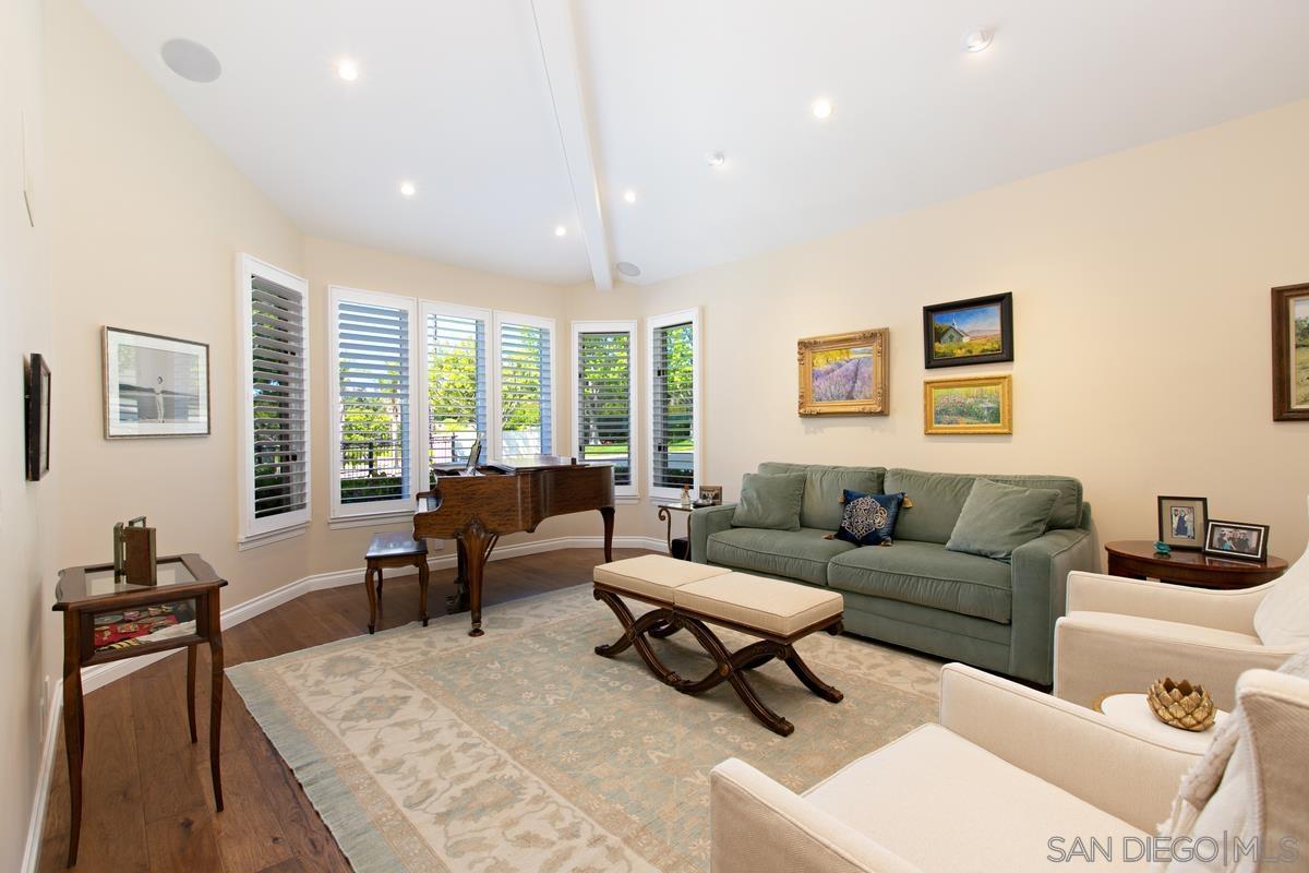 Detail Gallery Image 4 of 25 For 3040  Caminito Tercer Verde, Del Mar,  CA 92014 - 3 Beds | 2/1 Baths