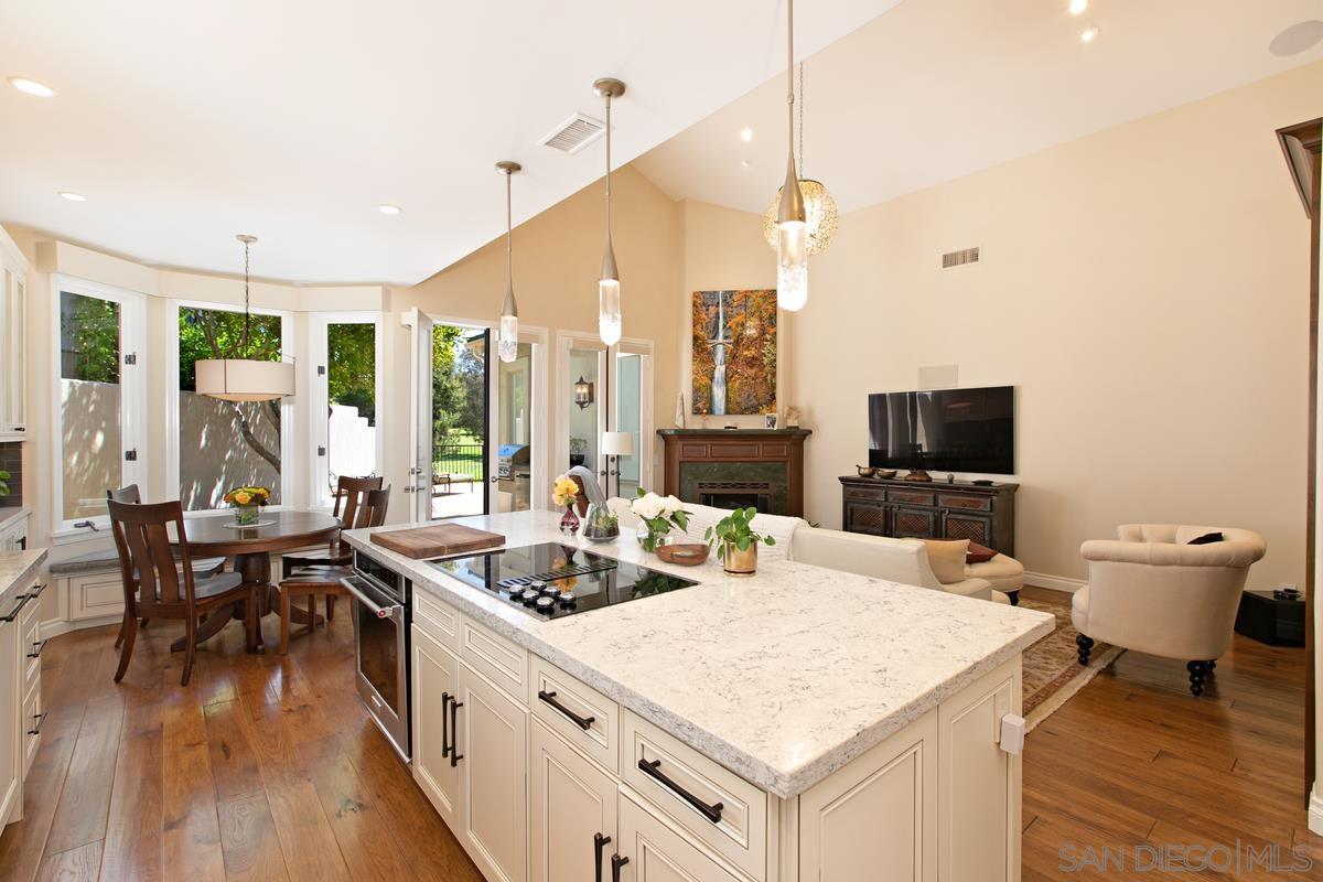 Detail Gallery Image 10 of 25 For 3040  Caminito Tercer Verde, Del Mar,  CA 92014 - 3 Beds | 2/1 Baths