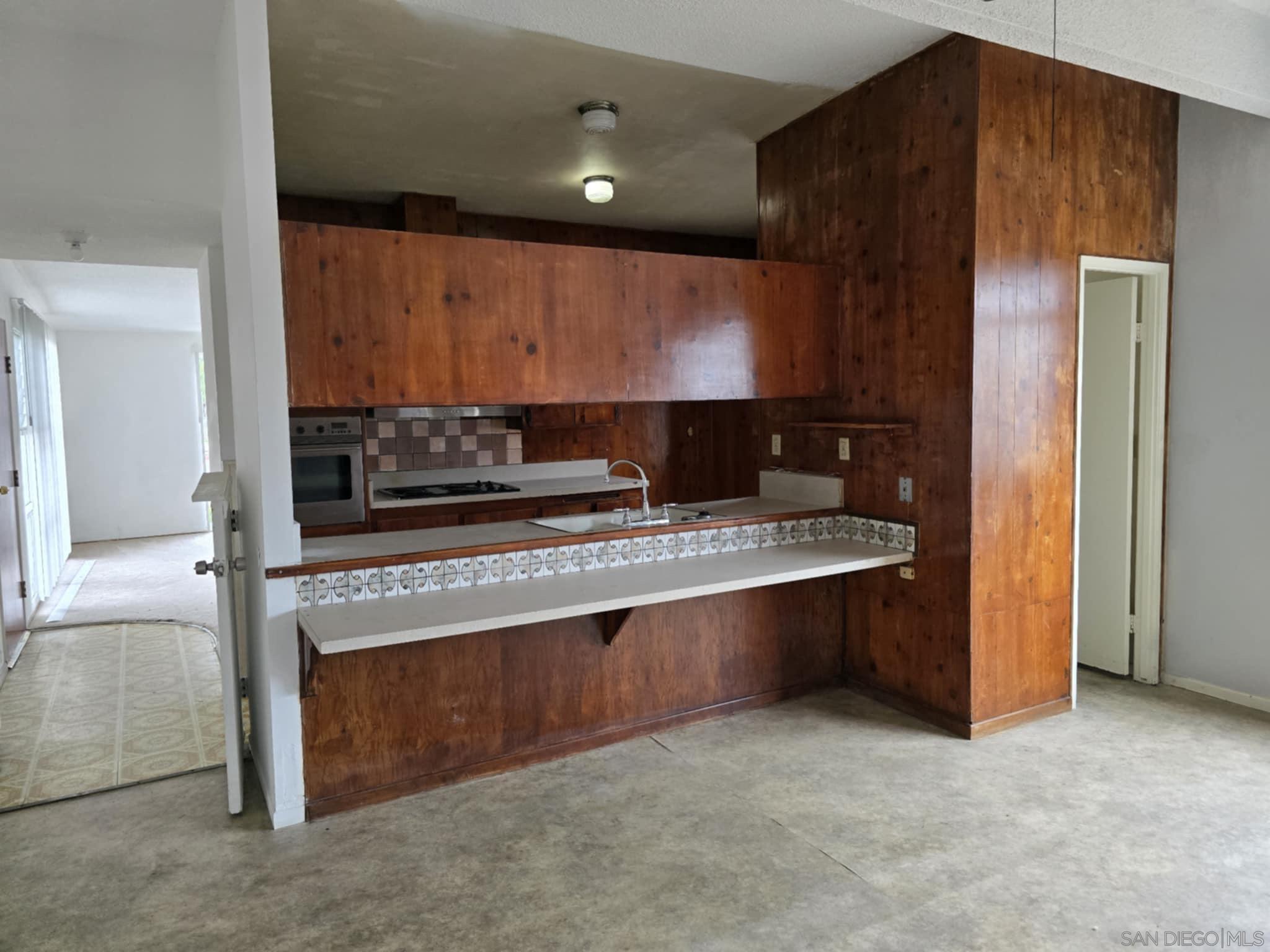 Detail Gallery Image 7 of 15 For 2806  Mission Village Drive, San Diego,  CA 92123 - 5 Beds | 2/1 Baths