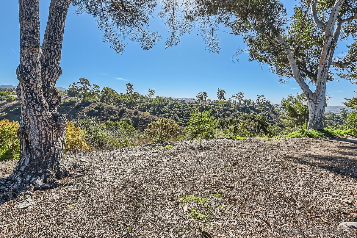 Detail Gallery Image 8 of 8 For 5059  La Cuenta Dr, San Diego,  CA 92124 - 4 Beds | 2/1 Baths