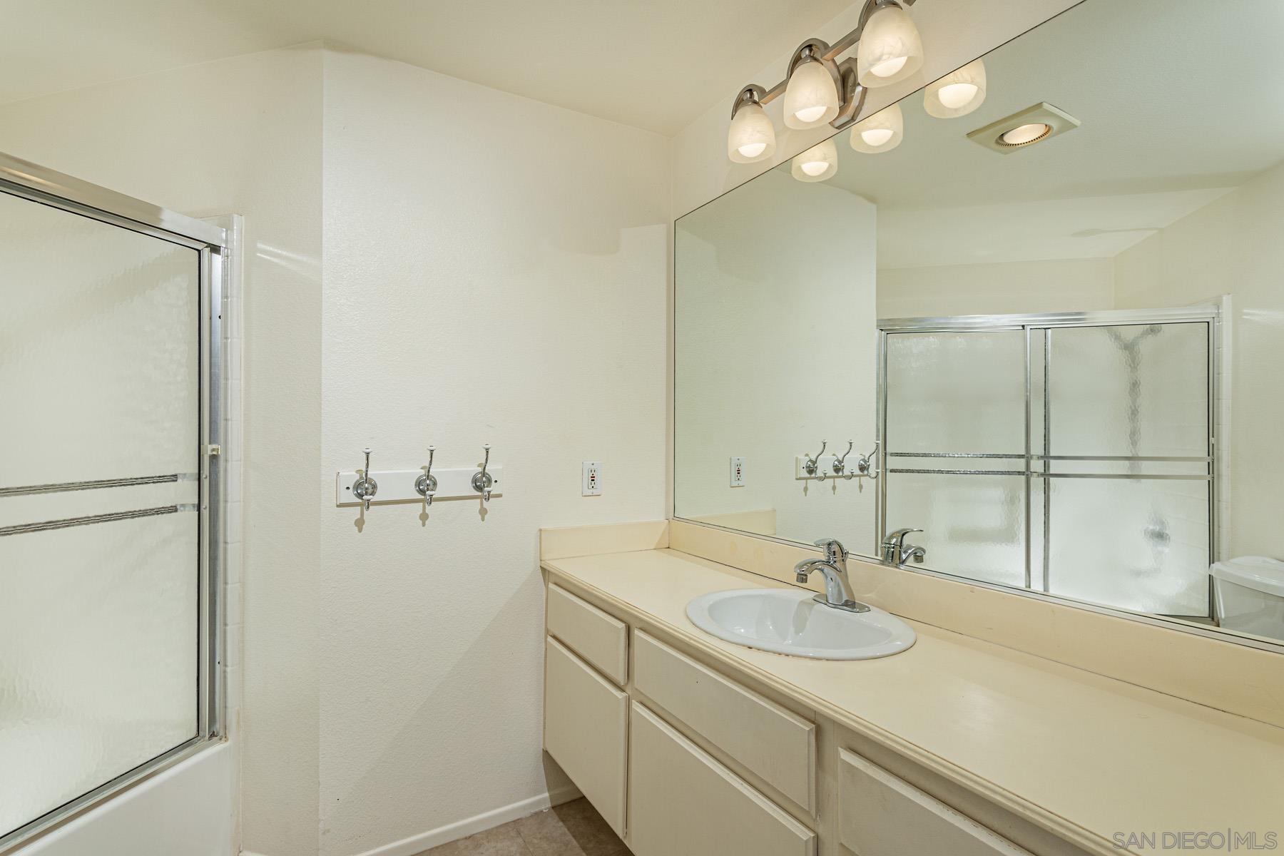 Detail Gallery Image 11 of 22 For 11265  Affinity Ct  #103,  San Diego,  CA 92131 - 2 Beds | 2 Baths