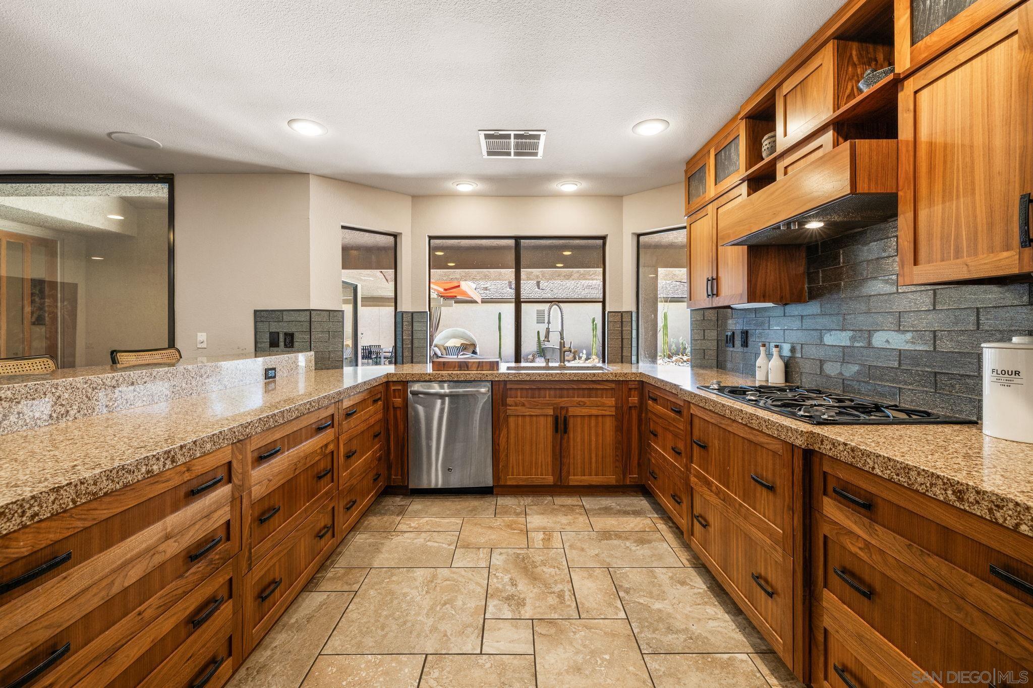 Detail Gallery Image 31 of 72 For 142  Yale Dr, Rancho Mirage,  CA 92270 - 3 Beds | 3 Baths