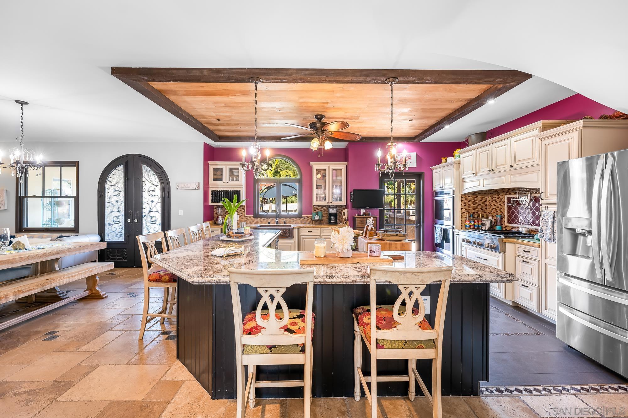 Detail Gallery Image 18 of 35 For 523  Hatherly St, Vista,  CA 92083 - 6 Beds | 5 Baths