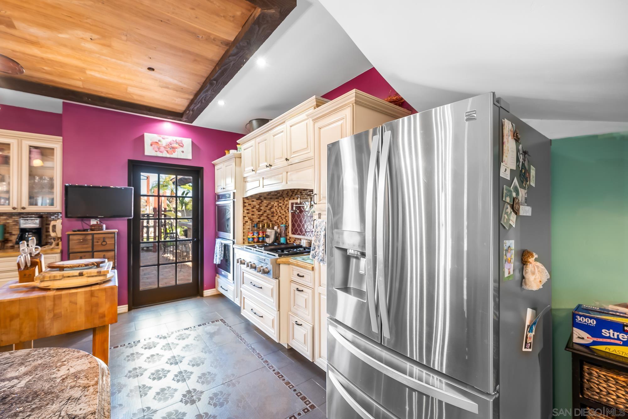 Detail Gallery Image 19 of 35 For 523  Hatherly St, Vista,  CA 92083 - 6 Beds | 5 Baths