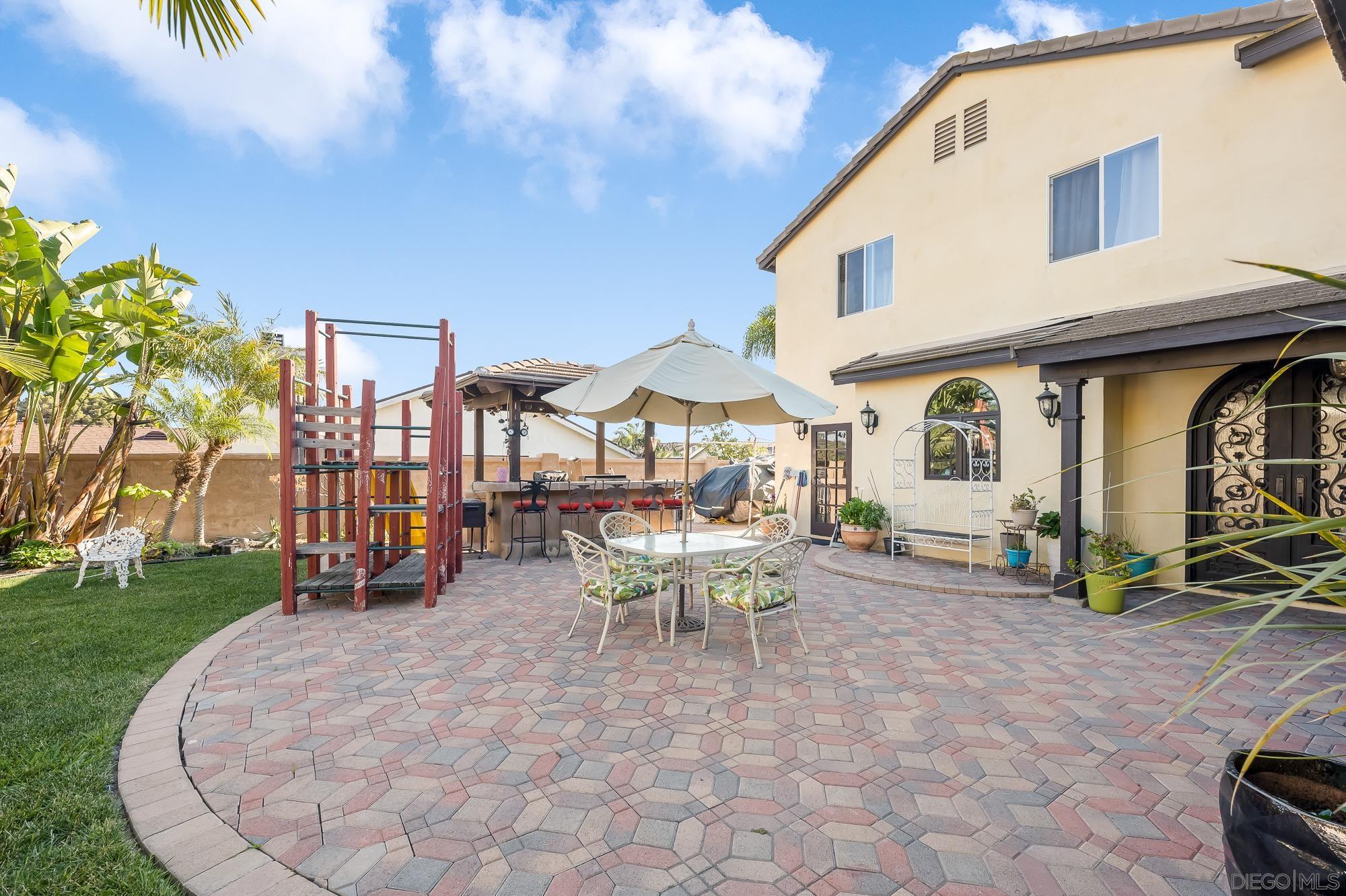 Detail Gallery Image 25 of 36 For 523  Hatherly St, Vista,  CA 92083 - 6 Beds | 5 Baths