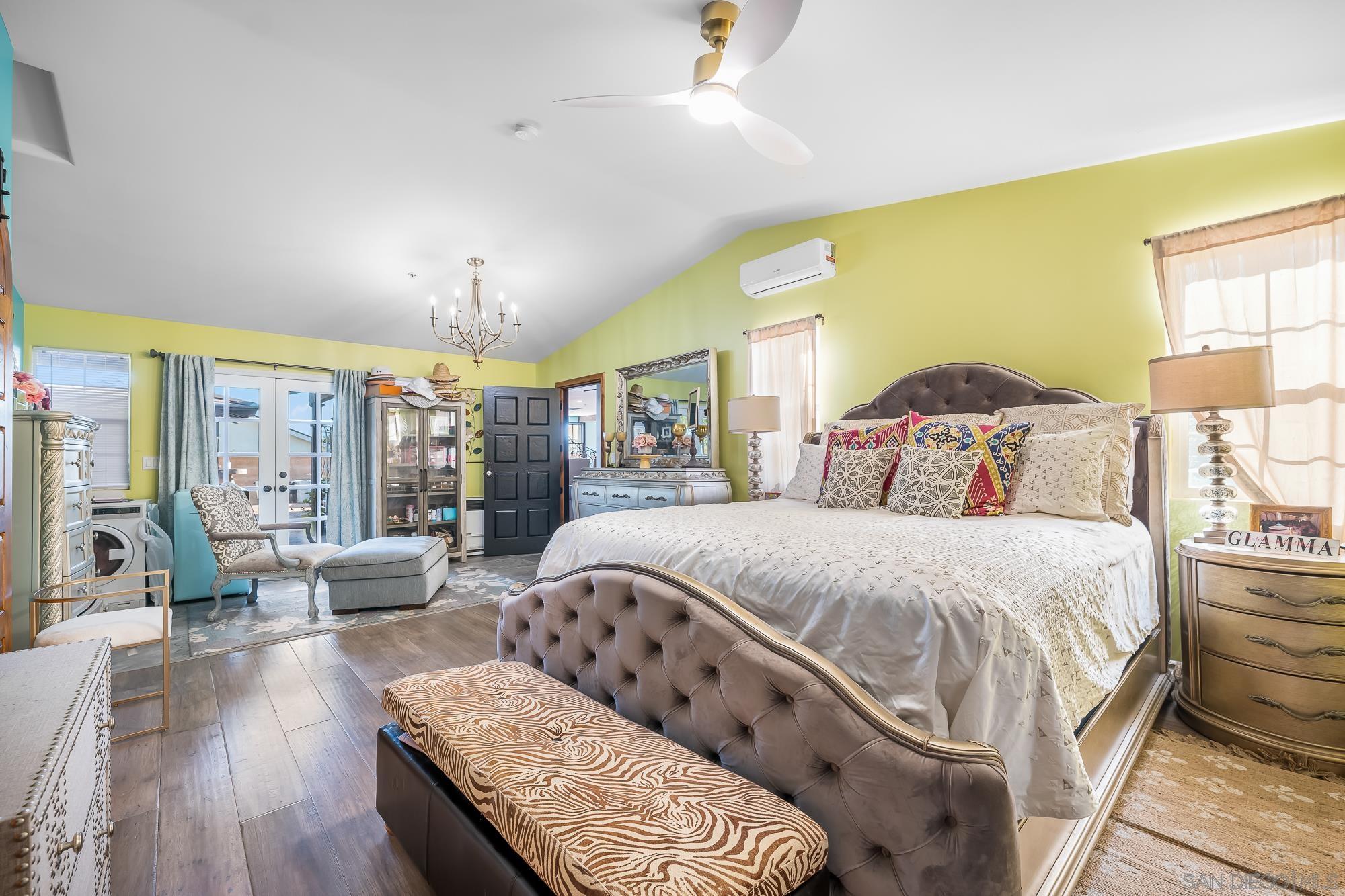 Detail Gallery Image 8 of 35 For 523  Hatherly St, Vista,  CA 92083 - 6 Beds | 5 Baths