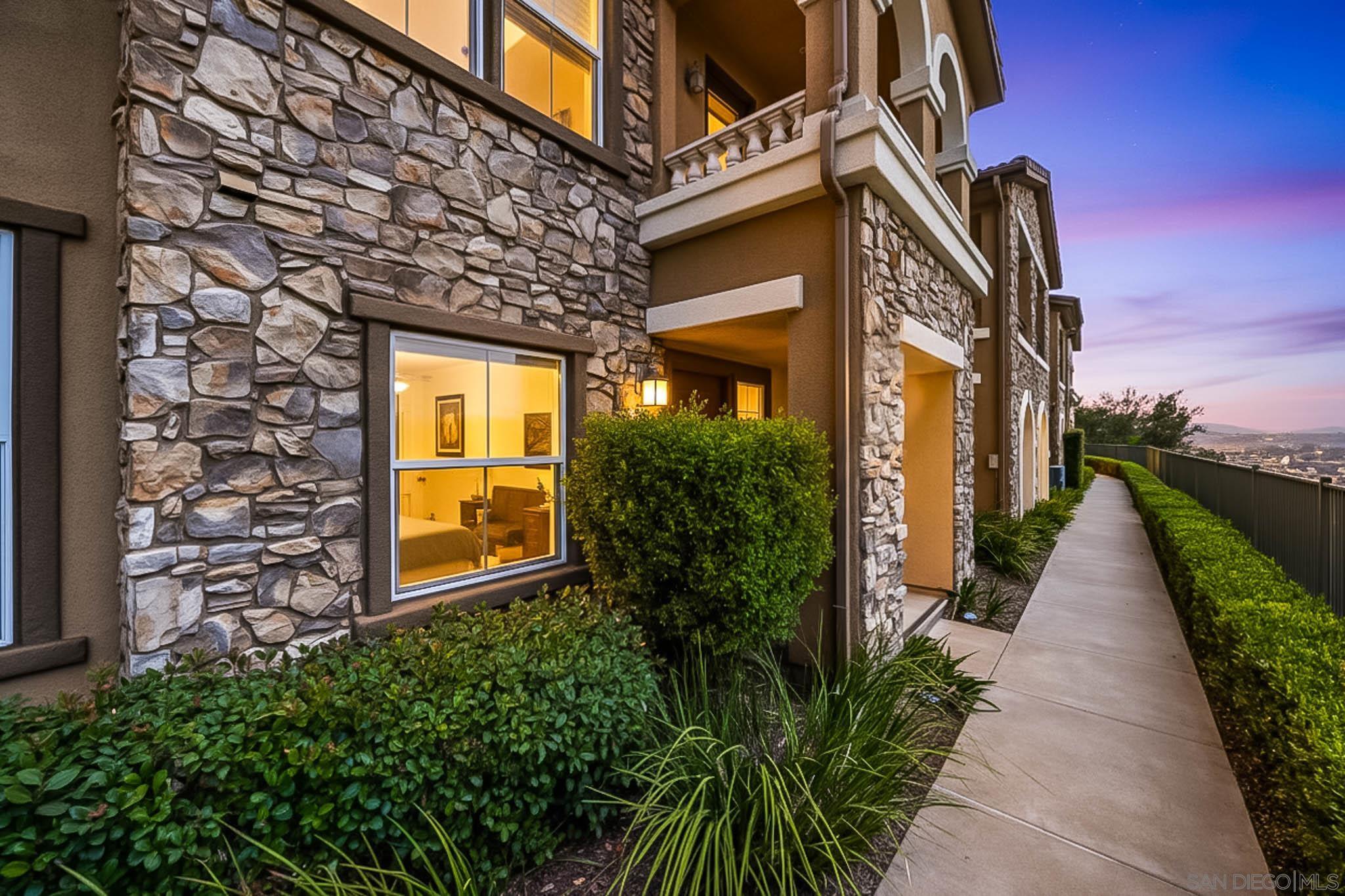 Front Image Thumbnail for SD250036037