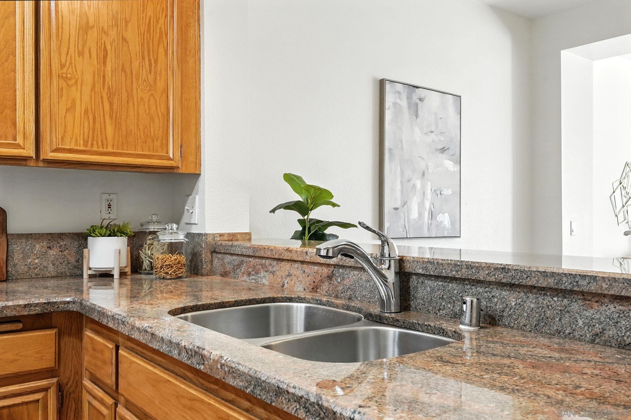 Detail Gallery Image 7 of 24 For 29581  Cara Way, Temecula,  CA 92591 - 2 Beds | 2/1 Baths