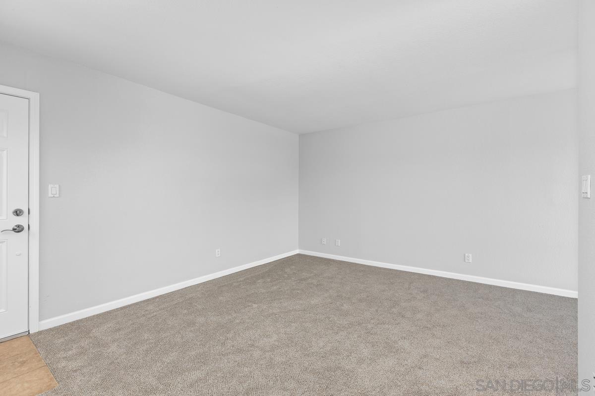 Detail Gallery Image 14 of 28 For 6666  Beadnell Way  #15,  San Diego,  CA 92117 - 1 Beds | 1 Baths