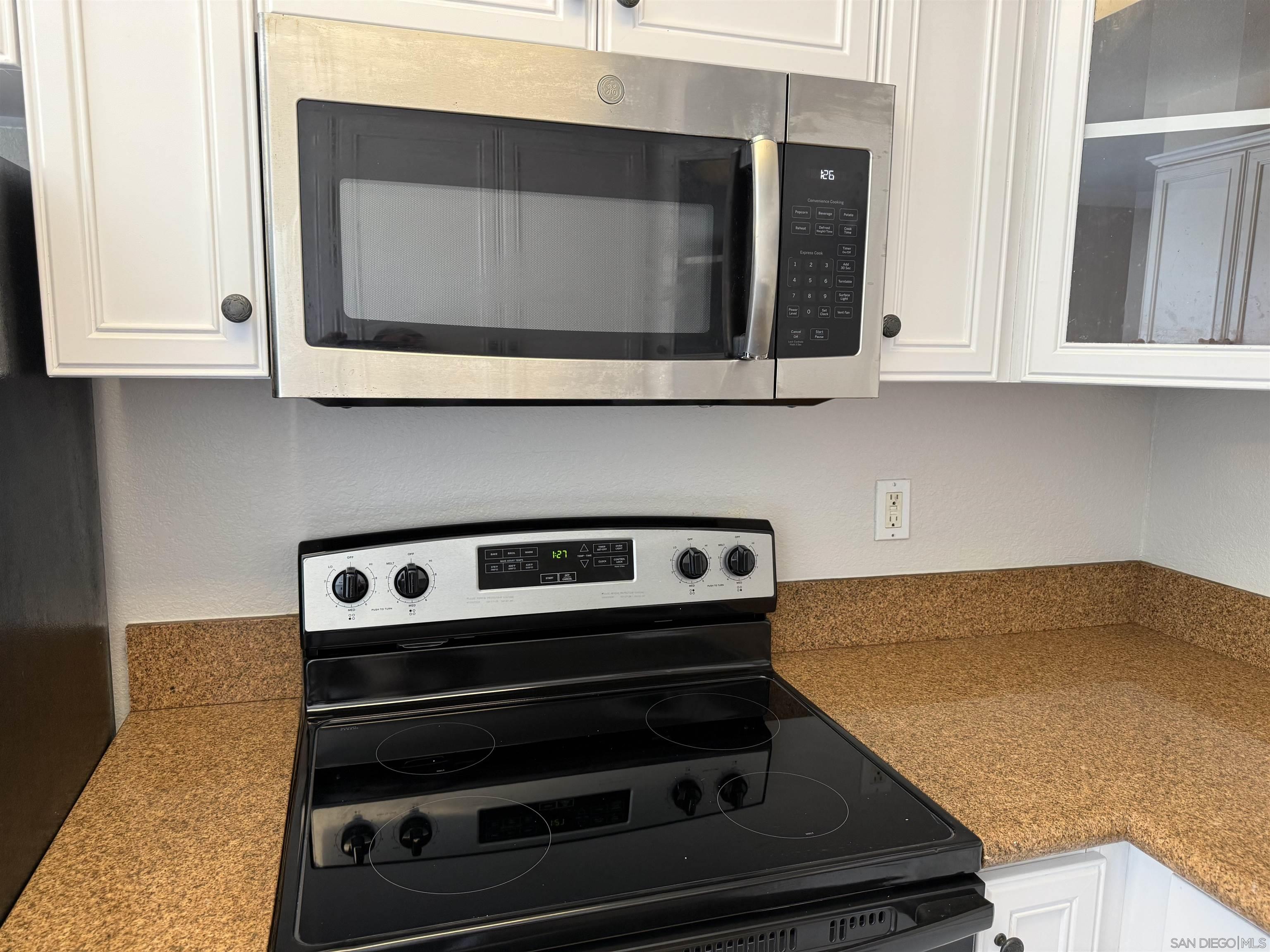 Detail Gallery Image 7 of 28 For 6666  Beadnell Way  #15,  San Diego,  CA 92117 - 1 Beds | 1 Baths