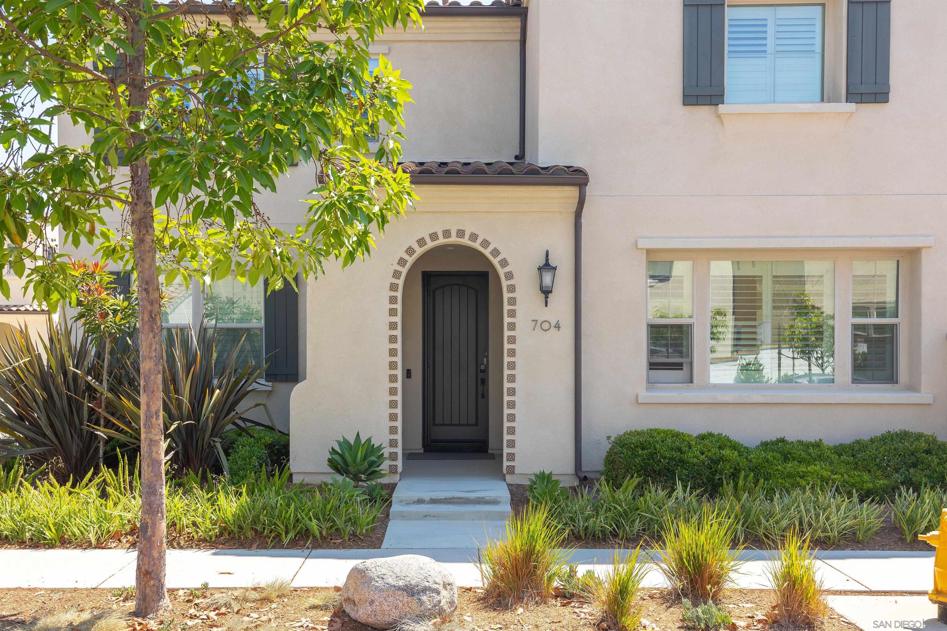 Detail Gallery Image 2 of 20 For 704  Merit Dr, San Marcos,  CA 92078 - 4 Beds | 3 Baths