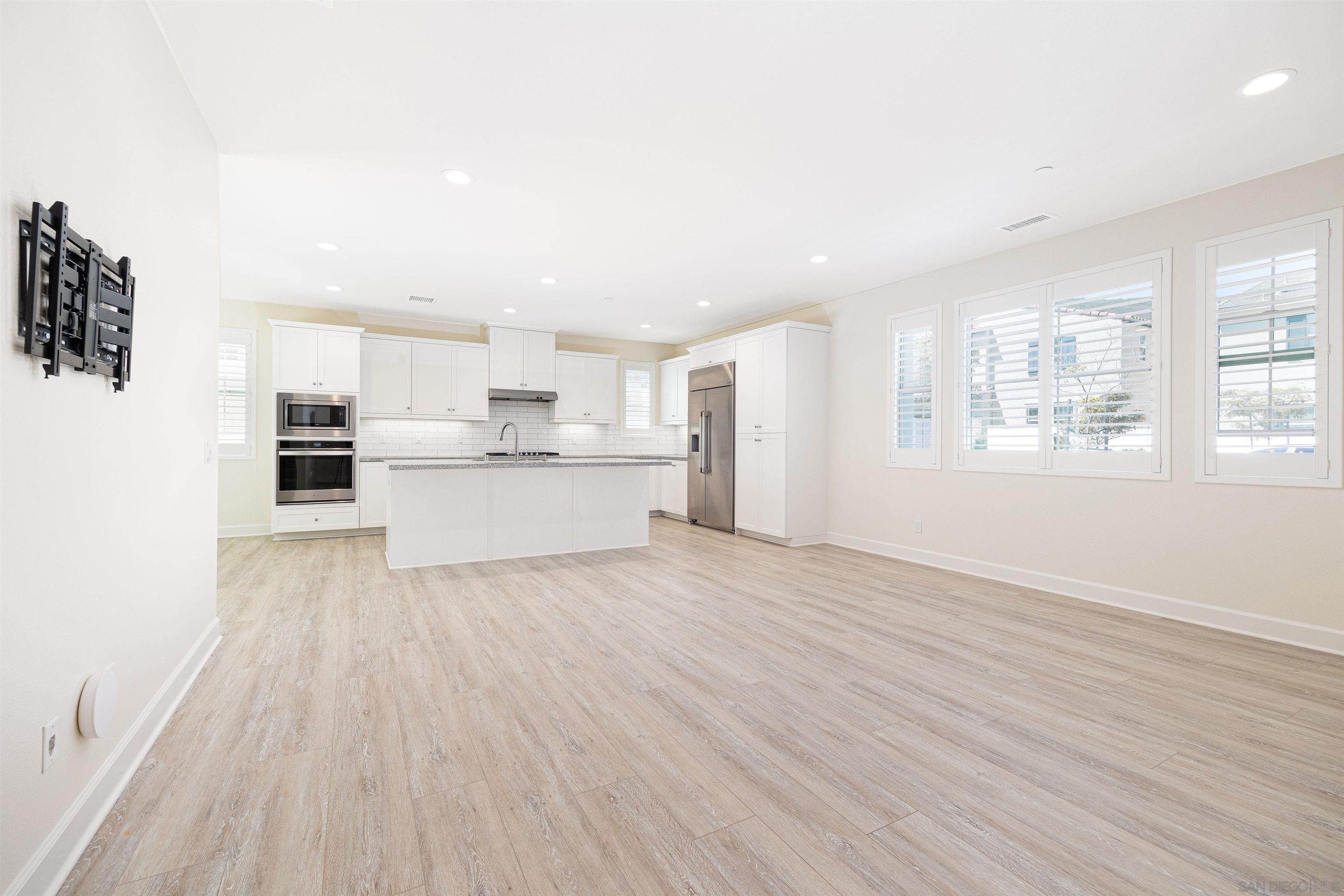 Detail Gallery Image 5 of 20 For 704  Merit Dr, San Marcos,  CA 92078 - 4 Beds | 3 Baths