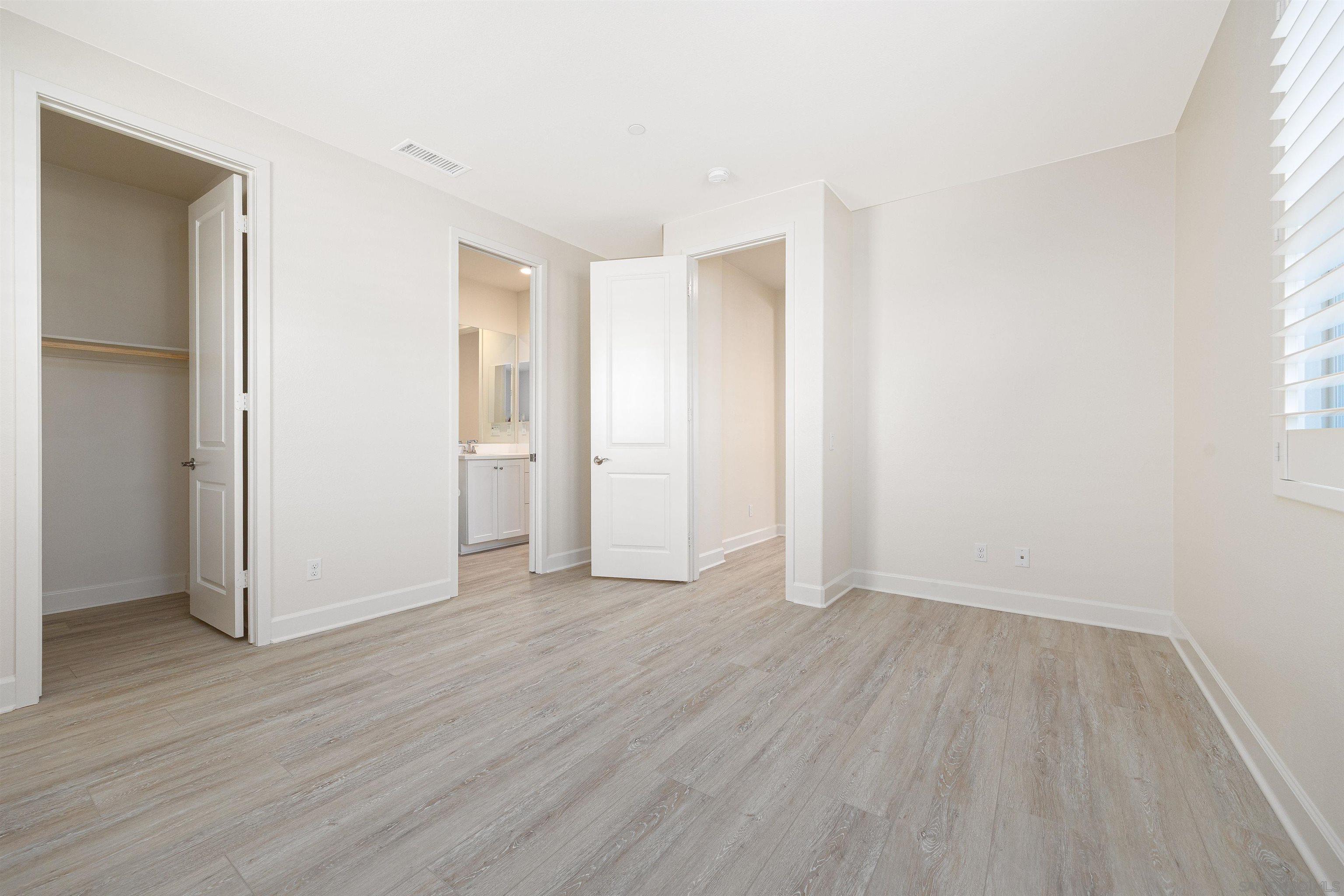 Detail Gallery Image 10 of 20 For 704  Merit Dr, San Marcos,  CA 92078 - 4 Beds | 3 Baths