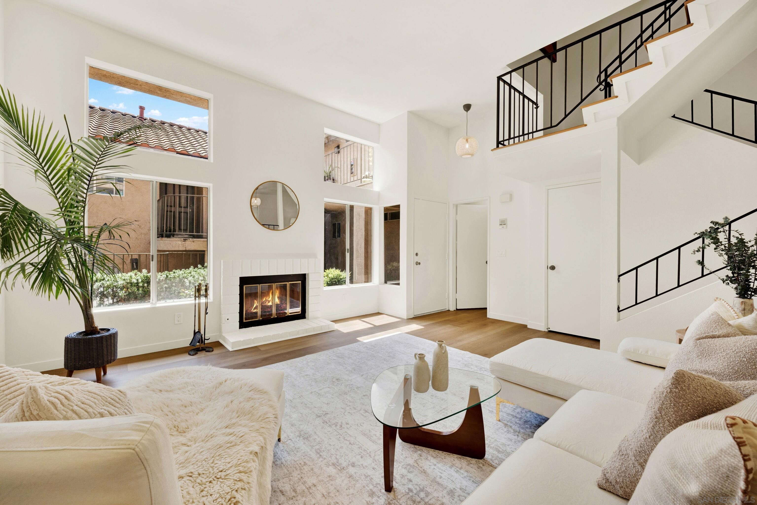 Front Image Thumbnail for SD250036096