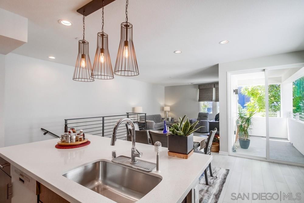 Detail Gallery Image 14 of 51 For 2092  Tango Loop  #2,  Chula Vista,  CA 91915 - 4 Beds | 3 Baths