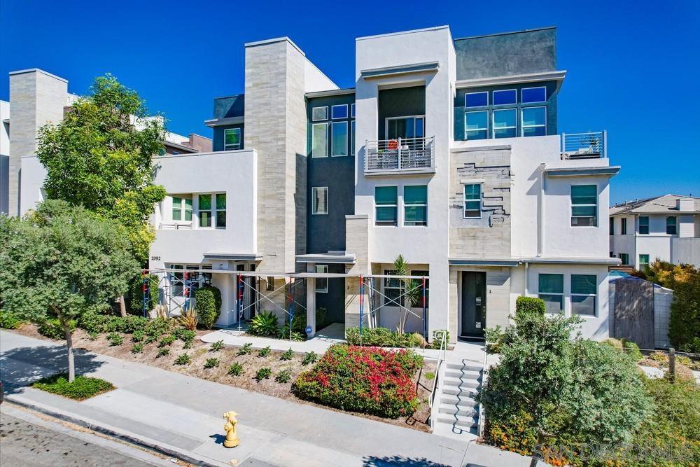 Detail Gallery Image 3 of 51 For 2092  Tango Loop  #2,  Chula Vista,  CA 91915 - 4 Beds | 3 Baths