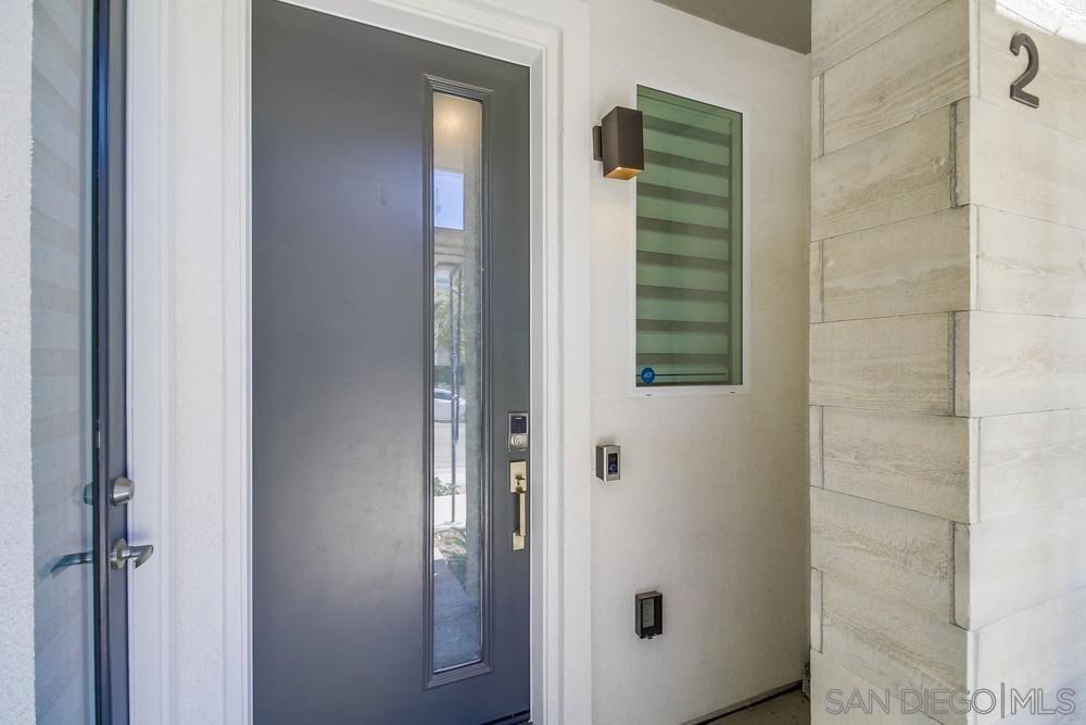 Detail Gallery Image 4 of 51 For 2092  Tango Loop  #2,  Chula Vista,  CA 91915 - 4 Beds | 3 Baths