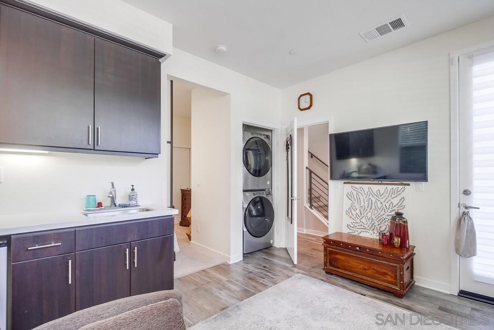 Detail Gallery Image 36 of 51 For 2092  Tango Loop  #2,  Chula Vista,  CA 91915 - 4 Beds | 3 Baths