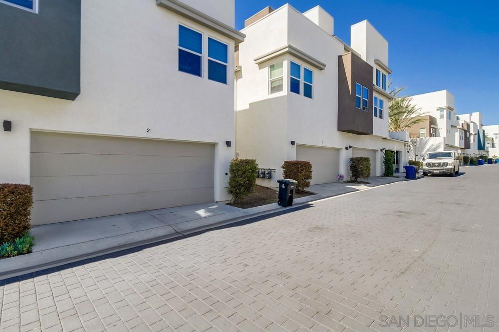 Detail Gallery Image 40 of 51 For 2092  Tango Loop  #2,  Chula Vista,  CA 91915 - 4 Beds | 3 Baths