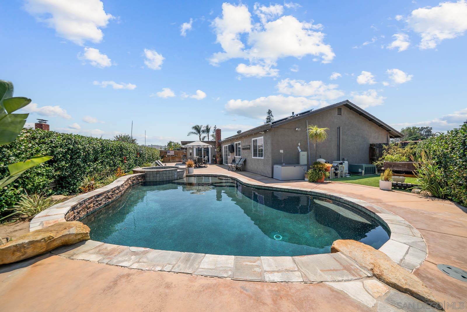 Front Image Thumbnail for SD250036105