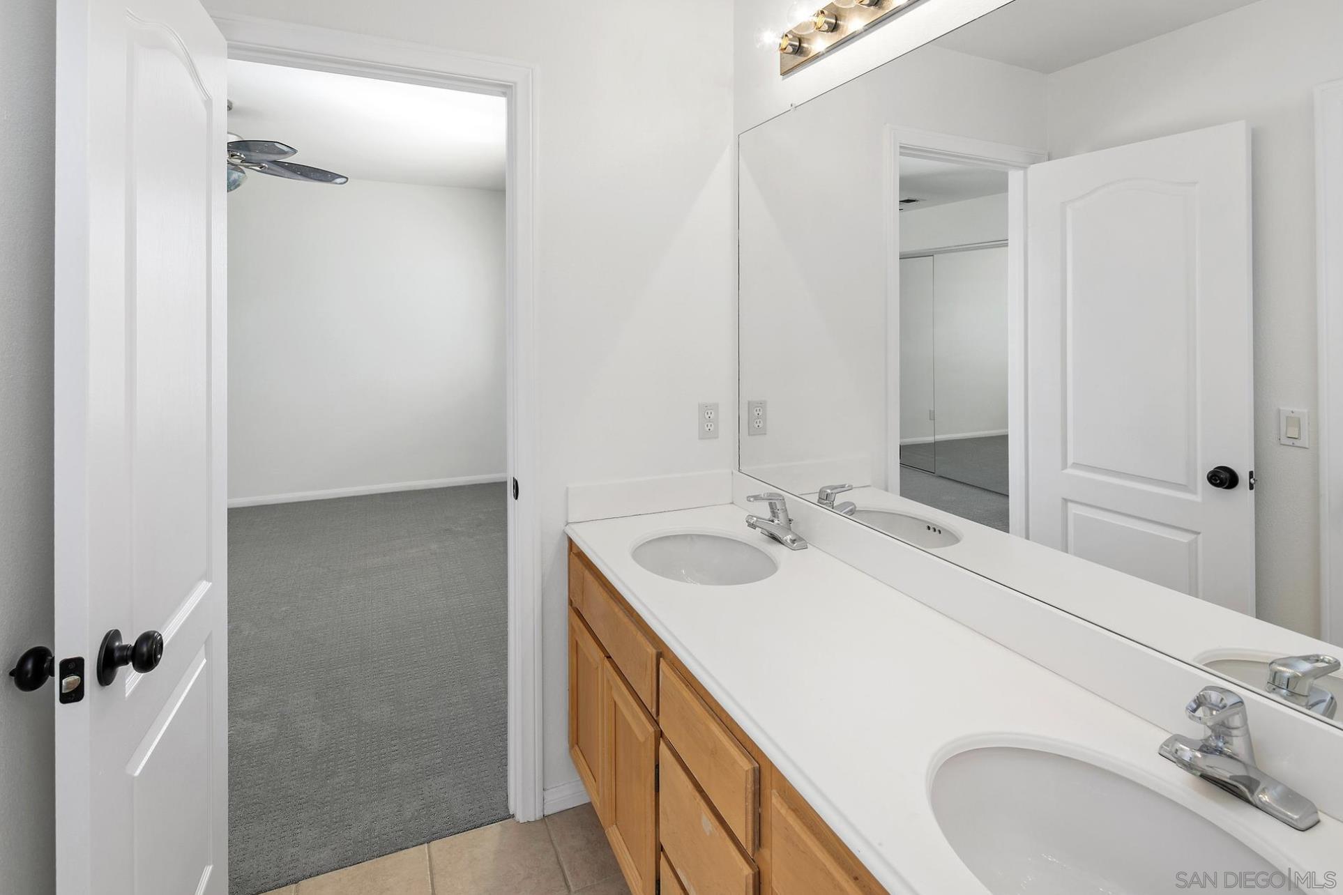 Detail Gallery Image 11 of 23 For 11357  Woodcraft Way, San Diego,  CA 92131 - 5 Beds | 3 Baths