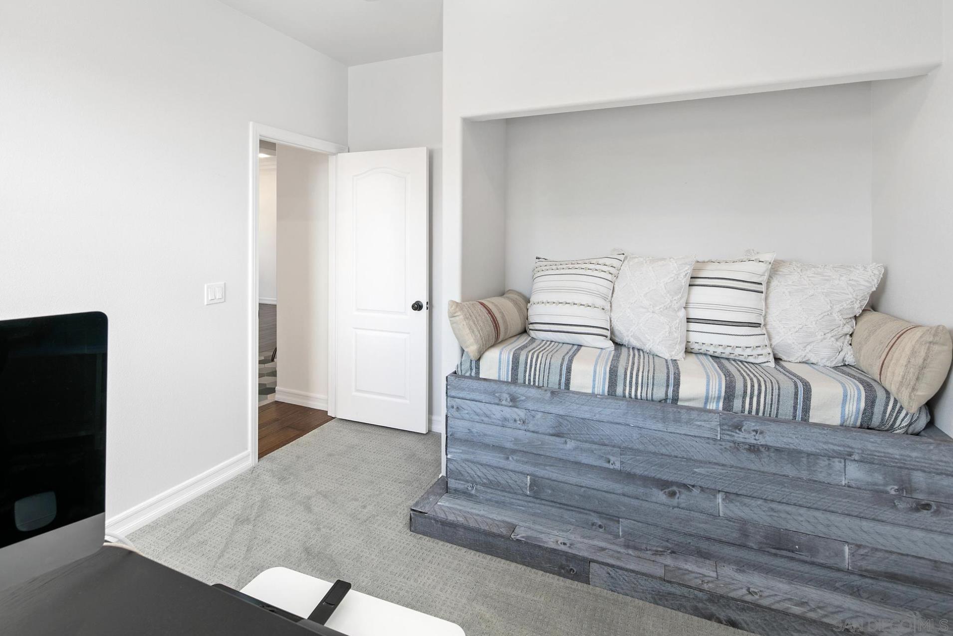 Detail Gallery Image 17 of 23 For 11357  Woodcraft Way, San Diego,  CA 92131 - 5 Beds | 3 Baths