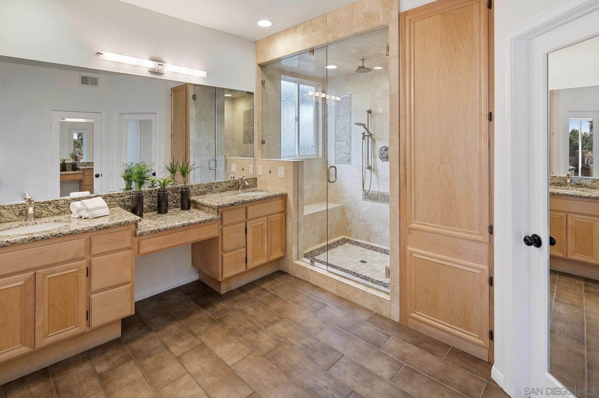 Detail Gallery Image 20 of 23 For 11357  Woodcraft Way, San Diego,  CA 92131 - 5 Beds | 3 Baths