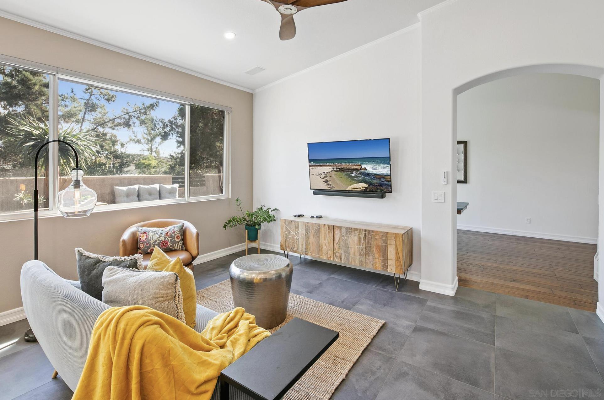 Detail Gallery Image 5 of 23 For 11357  Woodcraft Way, San Diego,  CA 92131 - 5 Beds | 3 Baths