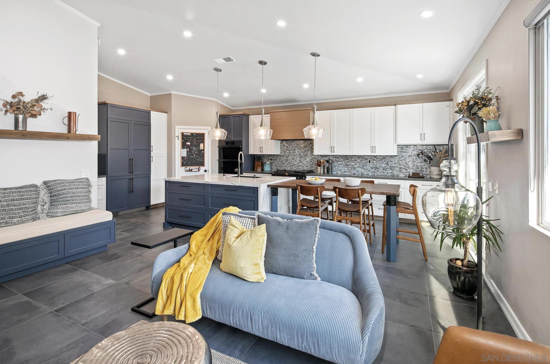 Detail Gallery Image 6 of 23 For 11357  Woodcraft Way, San Diego,  CA 92131 - 5 Beds | 3 Baths