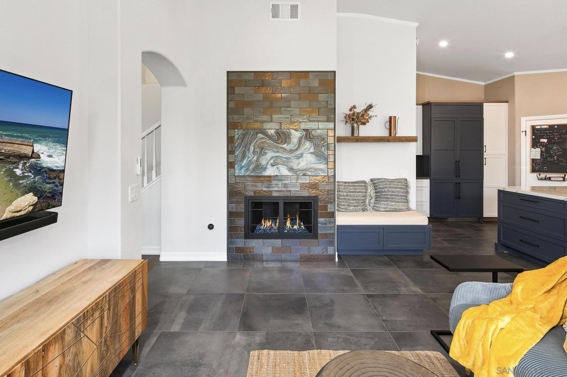 Detail Gallery Image 7 of 23 For 11357  Woodcraft Way, San Diego,  CA 92131 - 5 Beds | 3 Baths