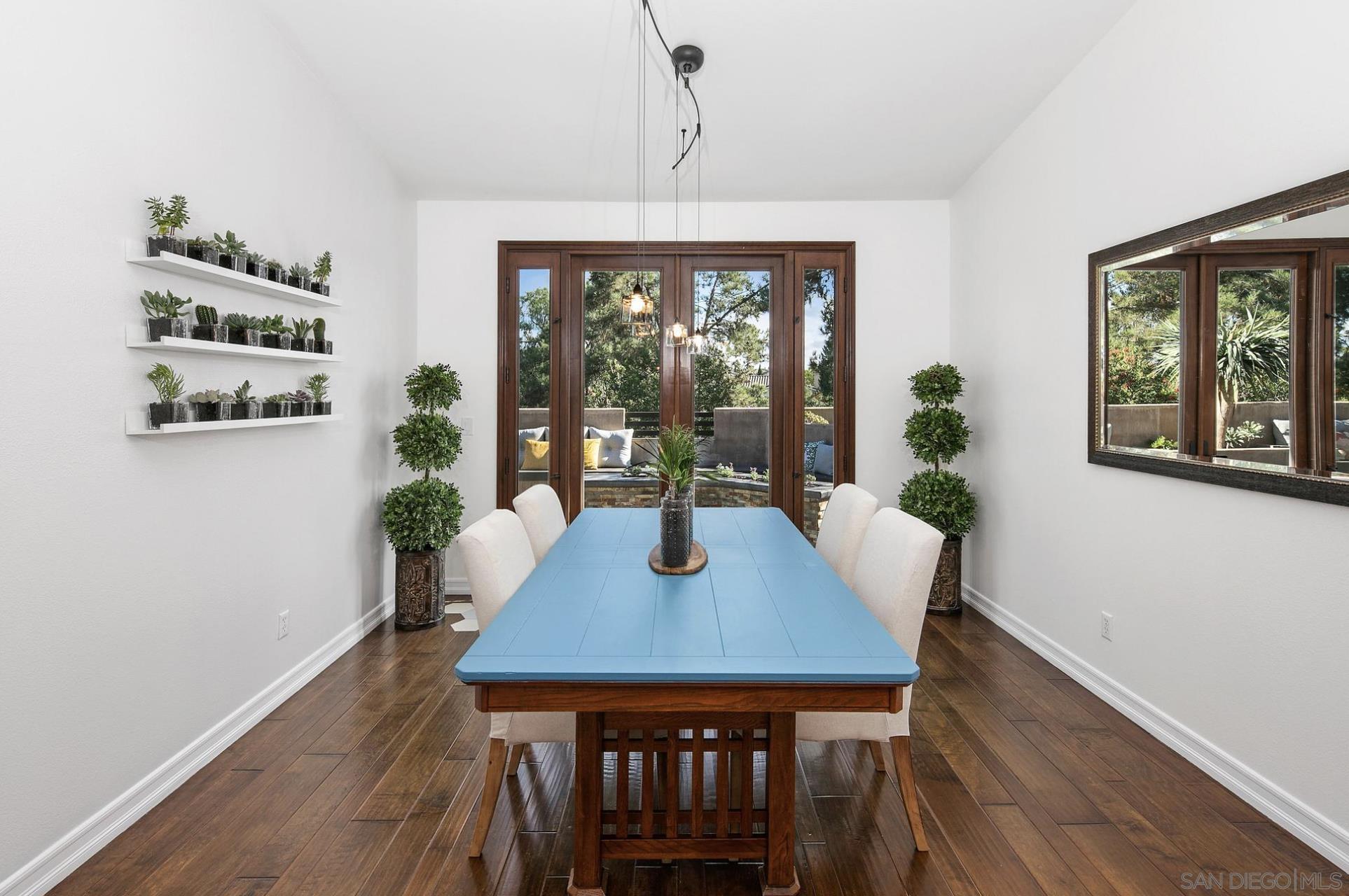 Detail Gallery Image 9 of 23 For 11357  Woodcraft Way, San Diego,  CA 92131 - 5 Beds | 3 Baths