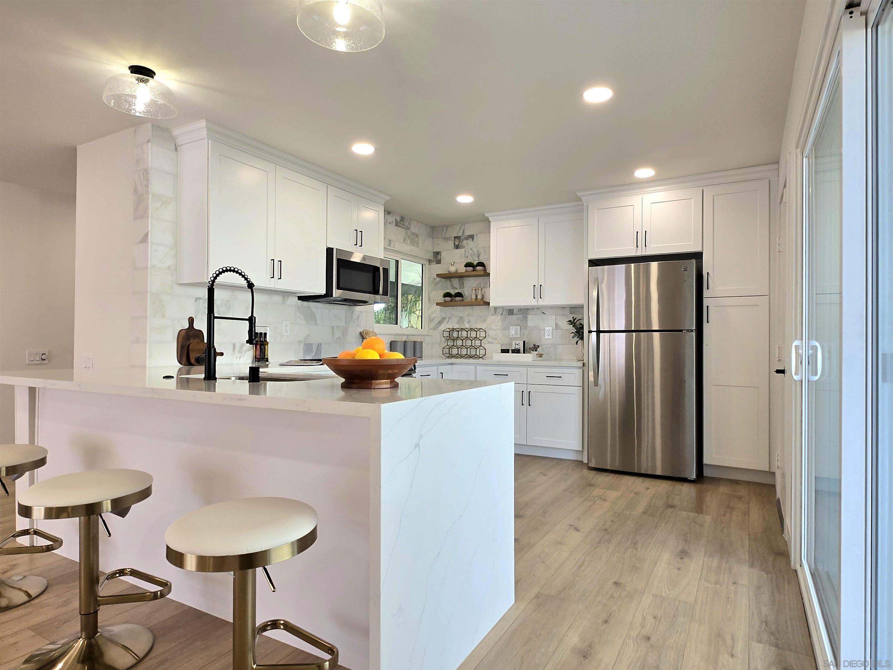 Front Image Thumbnail for SD250036380