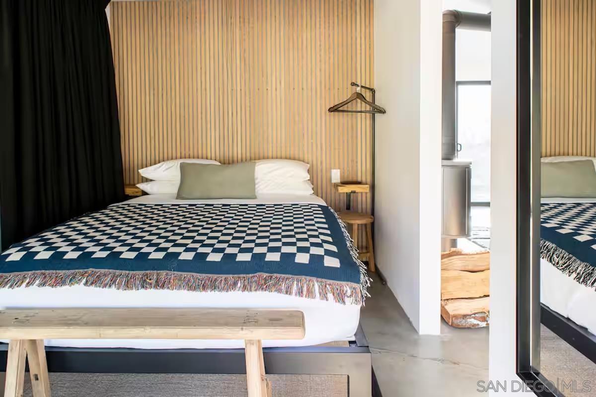 Detail Gallery Image 20 of 55 For 48311  Burns Canyon Rd, Pioneertown,  CA 92268 - 2 Beds | 2 Baths