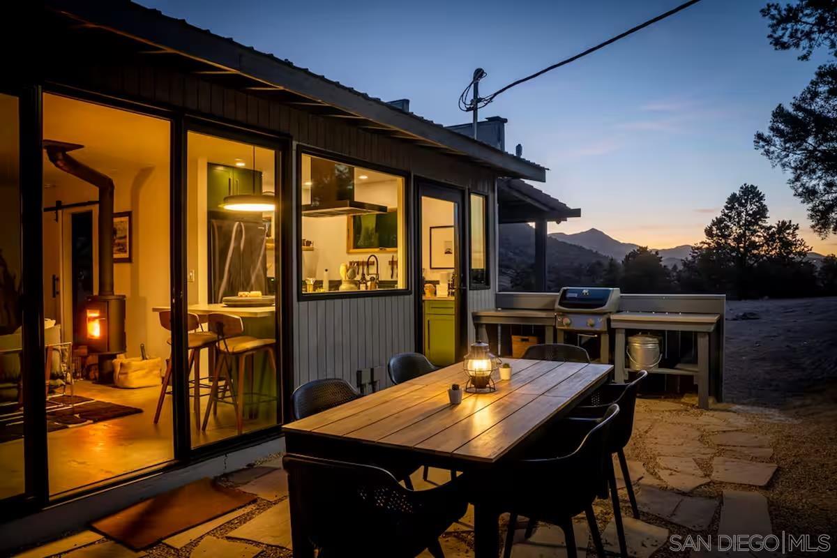 Detail Gallery Image 6 of 55 For 48311  Burns Canyon Rd, Pioneertown,  CA 92268 - 2 Beds | 2 Baths