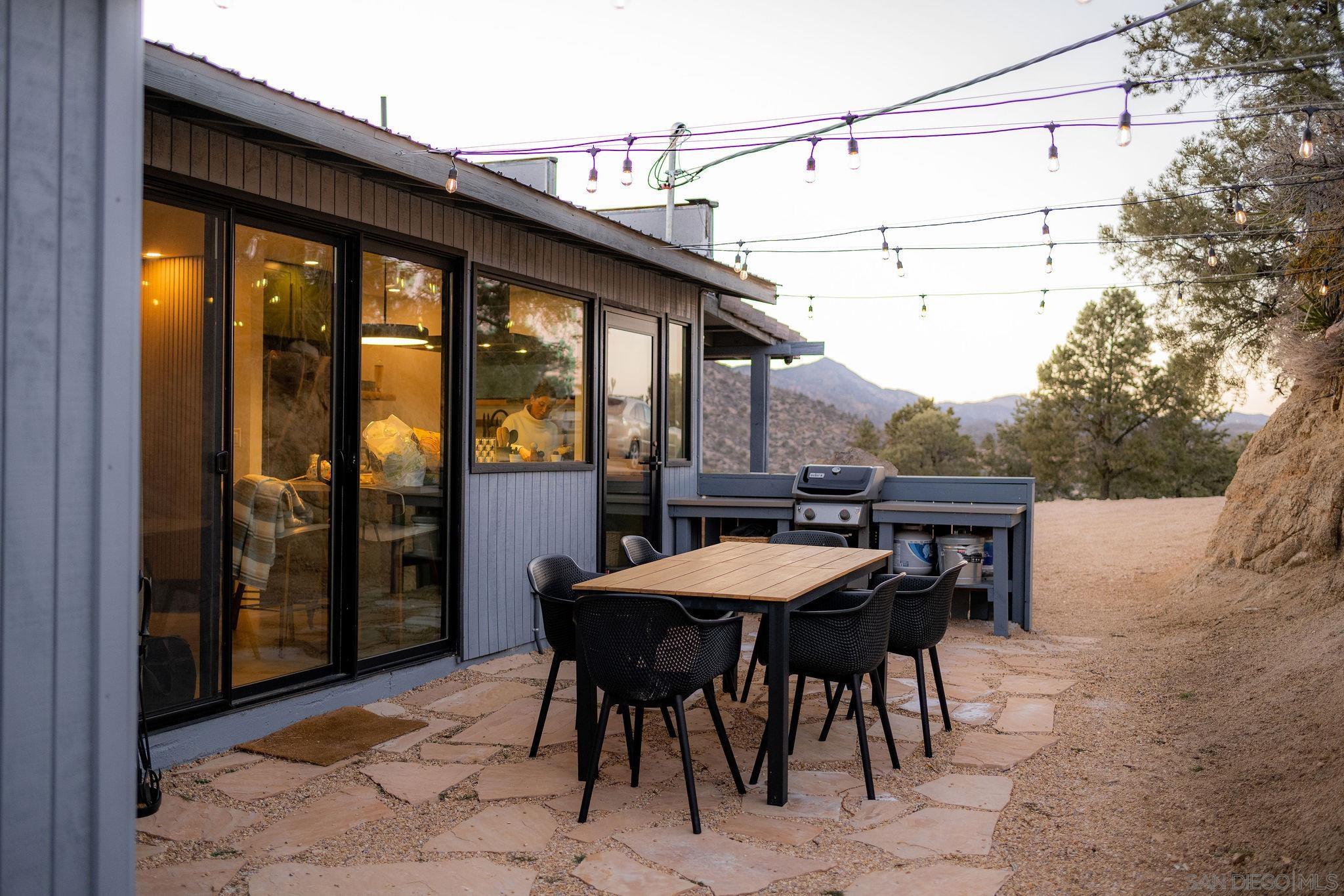 Detail Gallery Image 10 of 55 For 48311  Burns Canyon Rd, Pioneertown,  CA 92268 - 2 Beds | 2 Baths