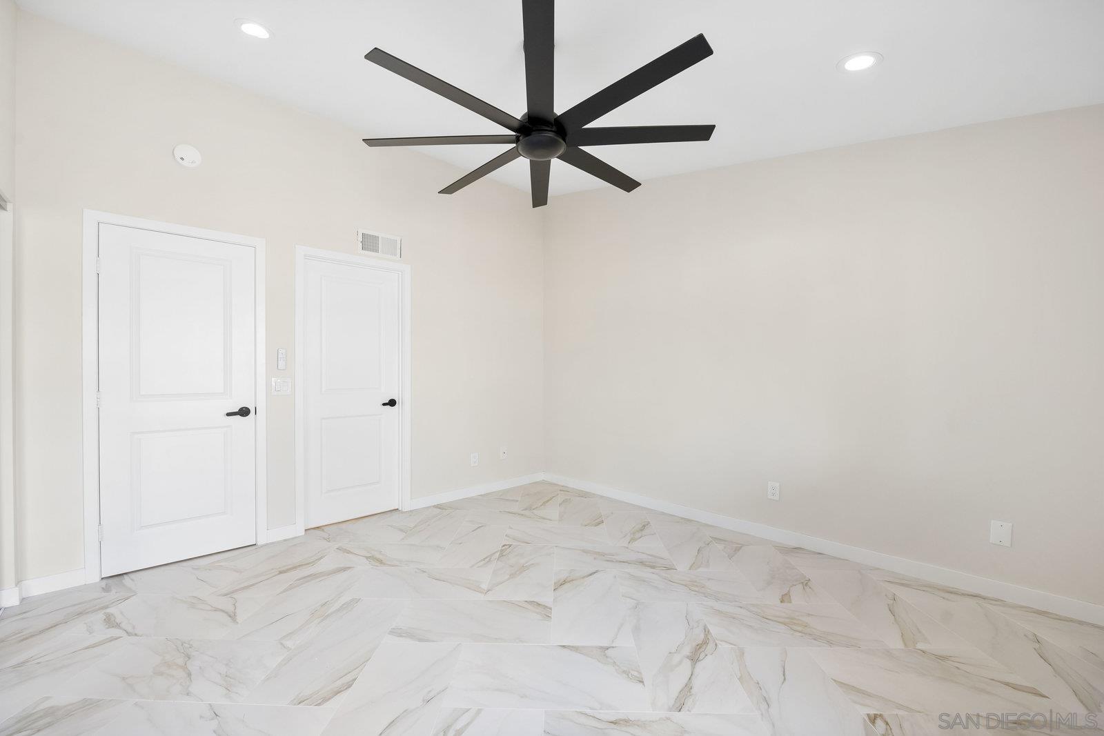 Detail Gallery Image 24 of 40 For 6915  Pear Tree Dr, Carlsbad,  CA 92011 - 2 Beds | 2 Baths