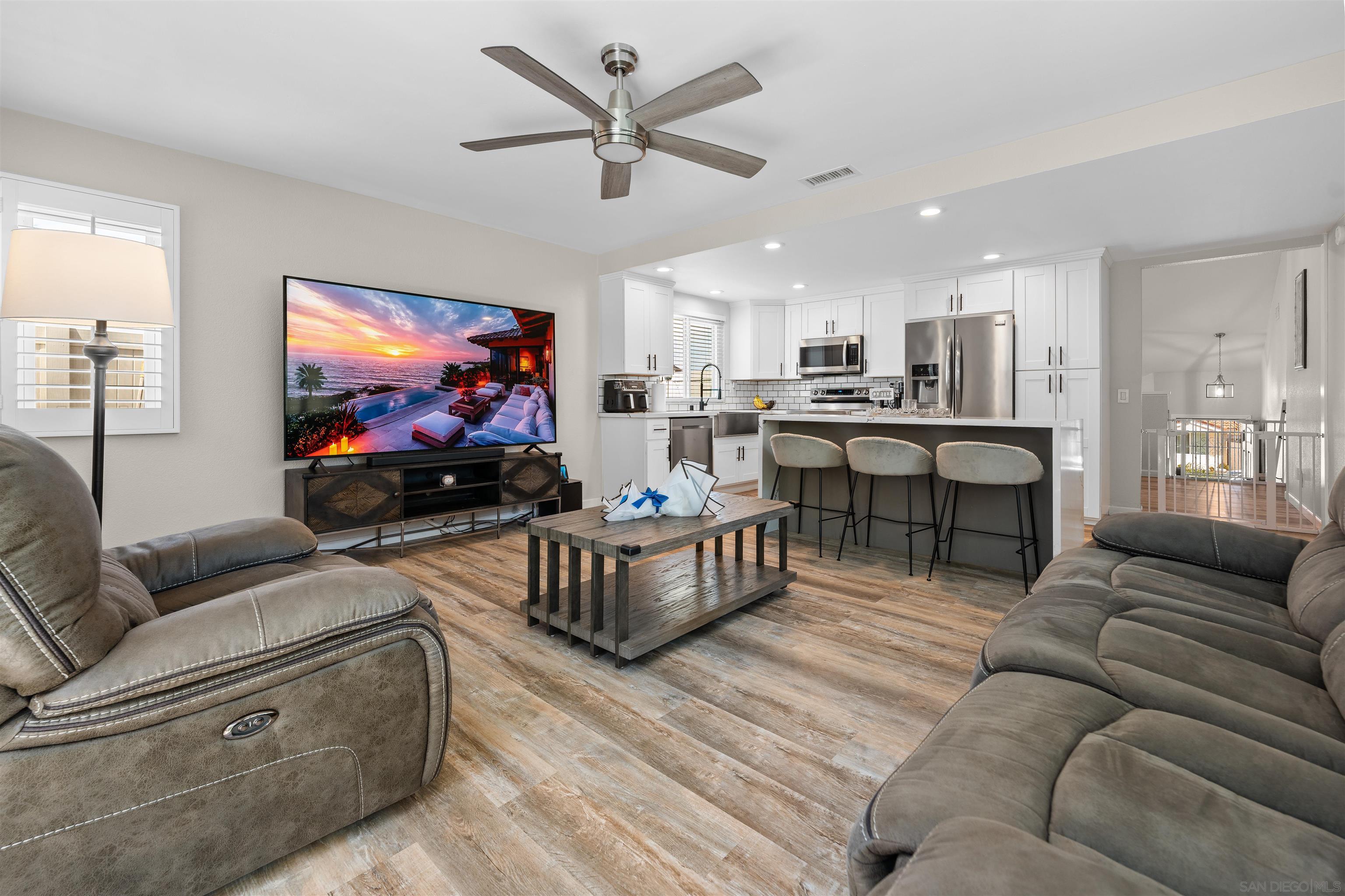 Front Image Thumbnail for SD250036538